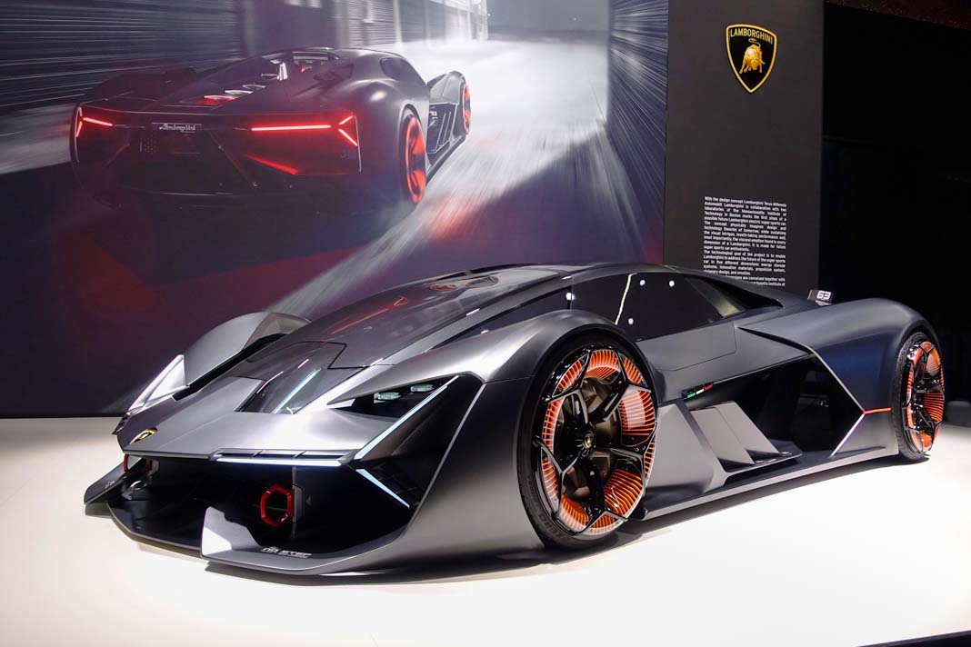 Lamborghini, Domenicali: presto l’auto ibrida