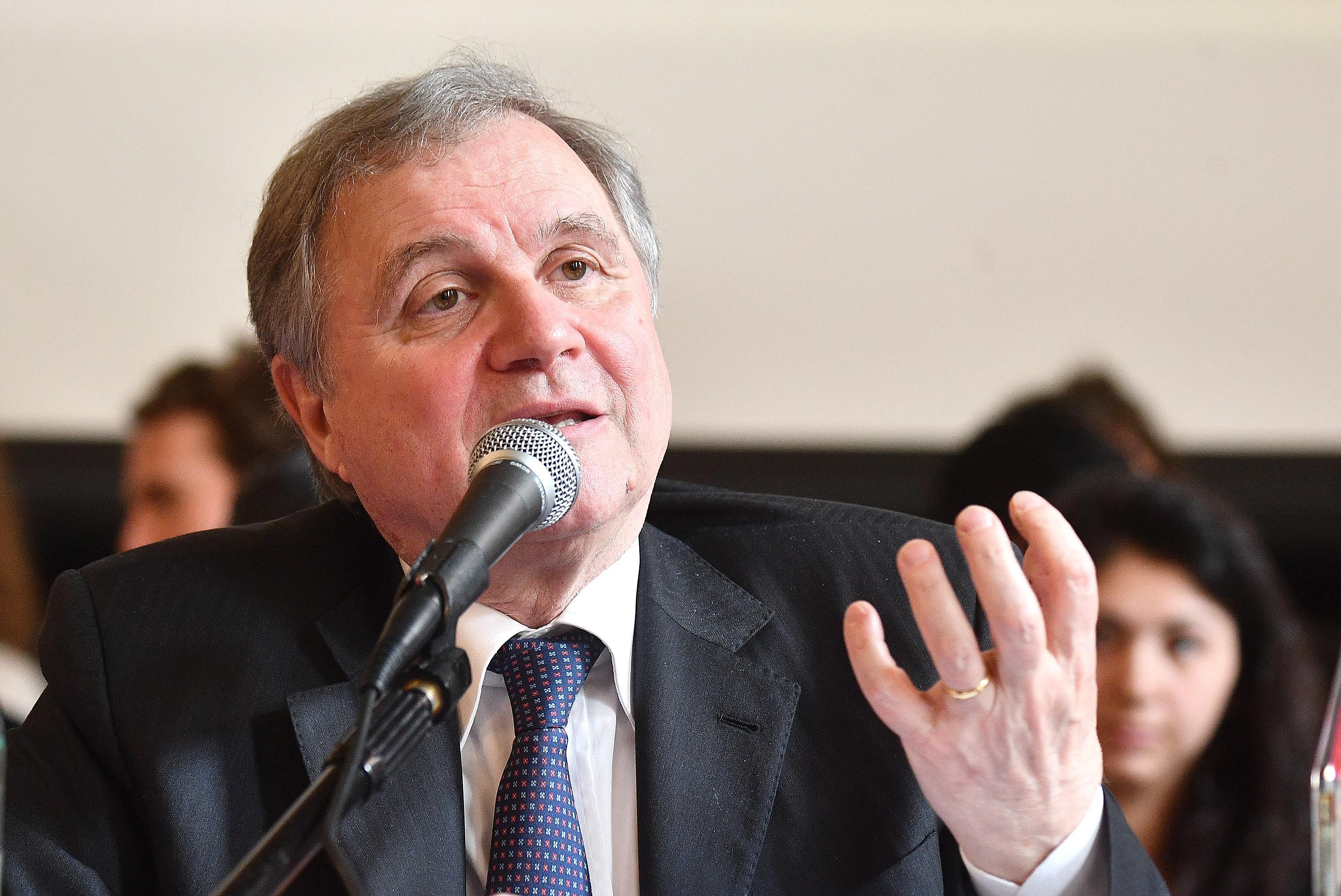 Visco: “Spread doppio in un anno di governo, pesa su prestiti”