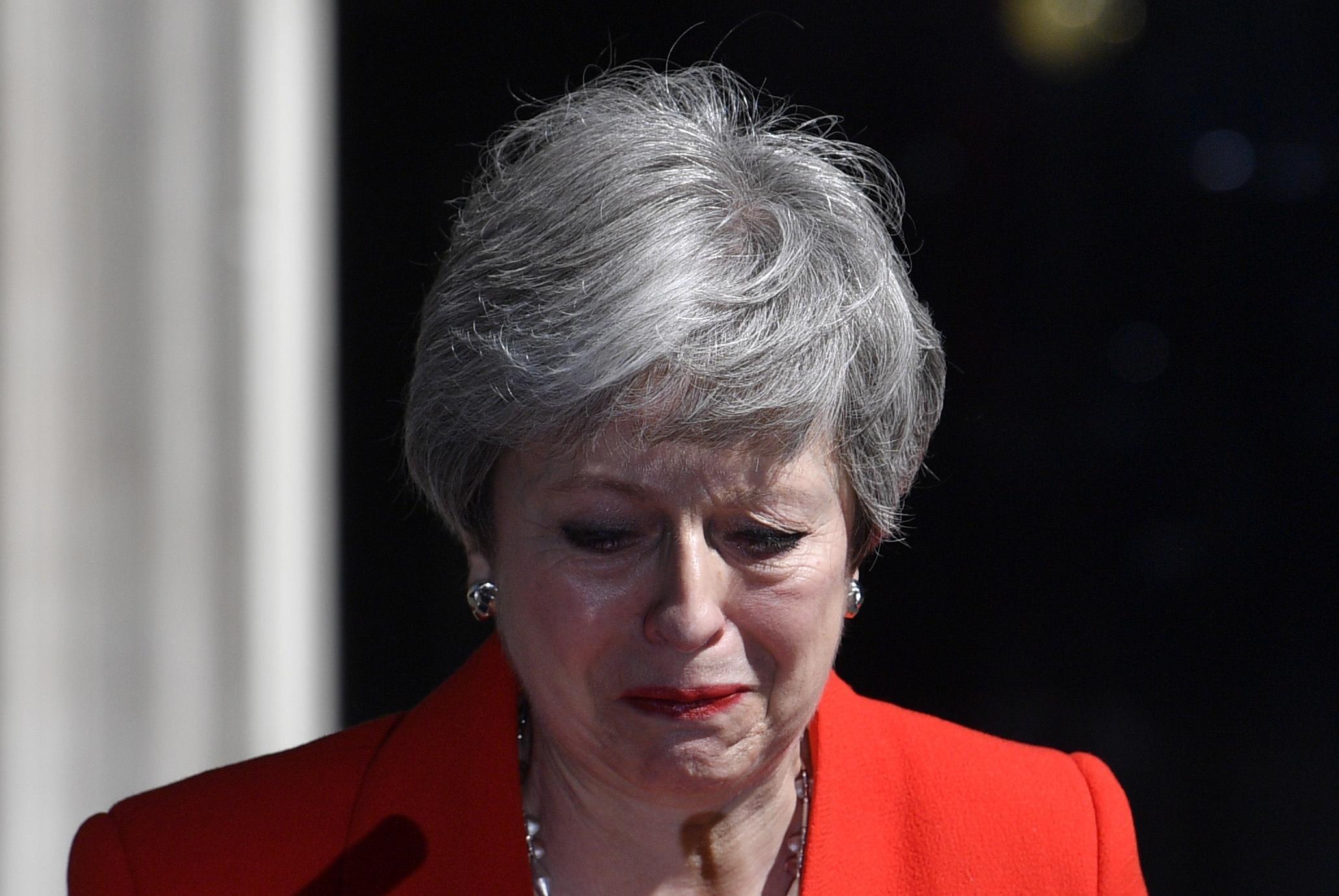 Brexit, May annuncia le dimissioni
