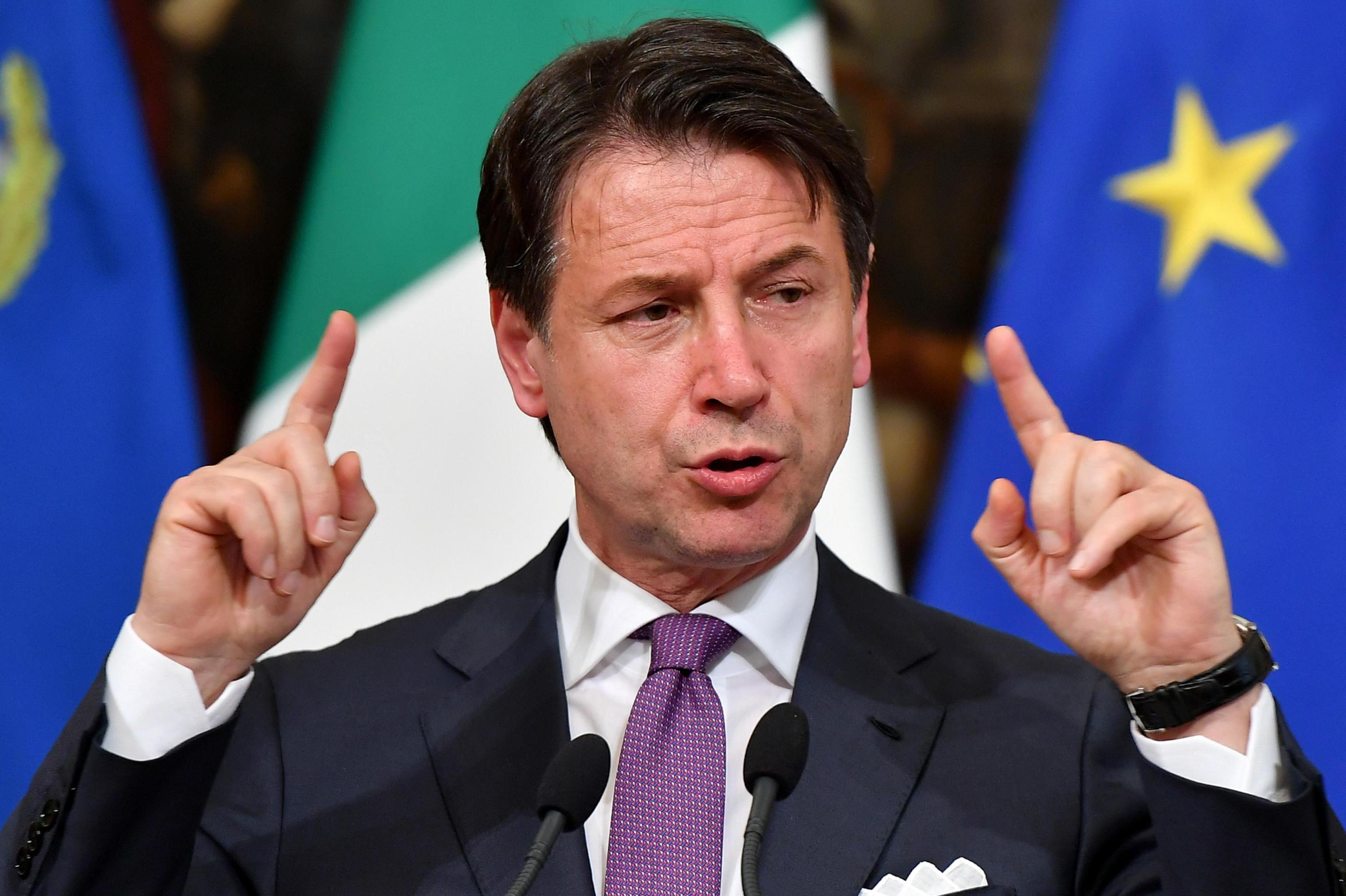 L’ultimatum di Conte a Salvini: “Basta provocazioni, altrimenti mi dimetto”