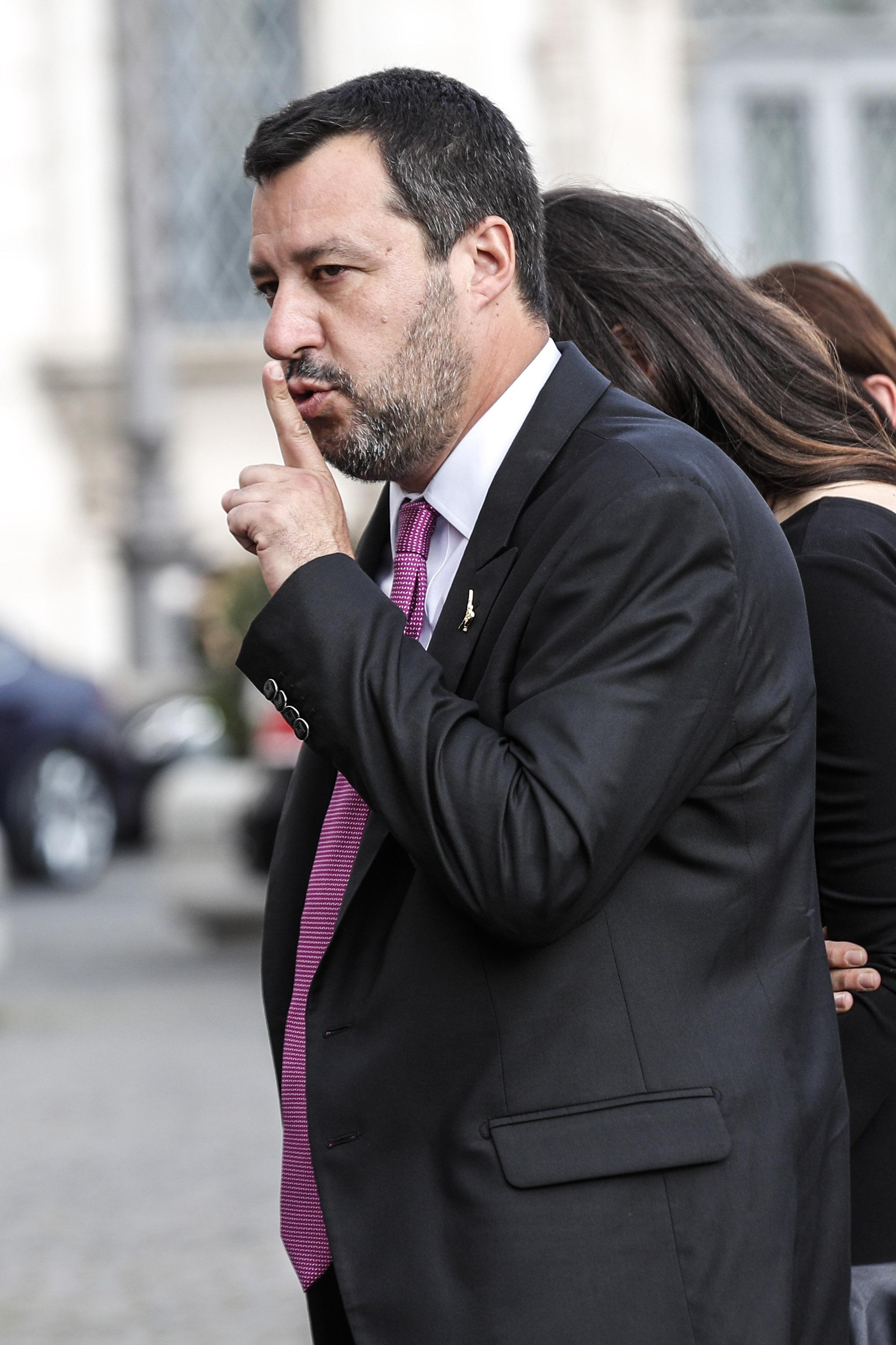 Cantieri, Salvini: “Chiedo norme Ue non codice Burundi”