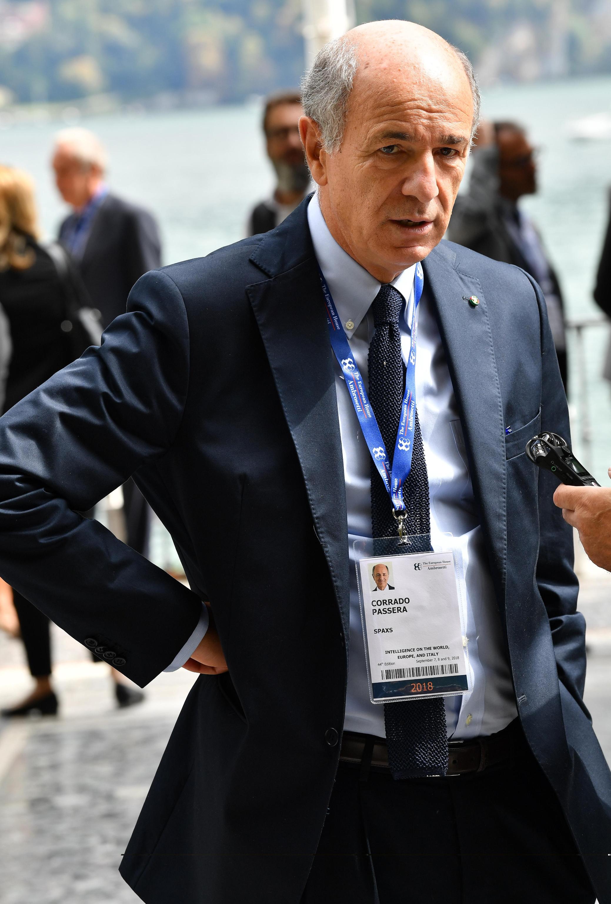 Minibot, Passera: “Celano uscita da euro, nostra idea diversa”