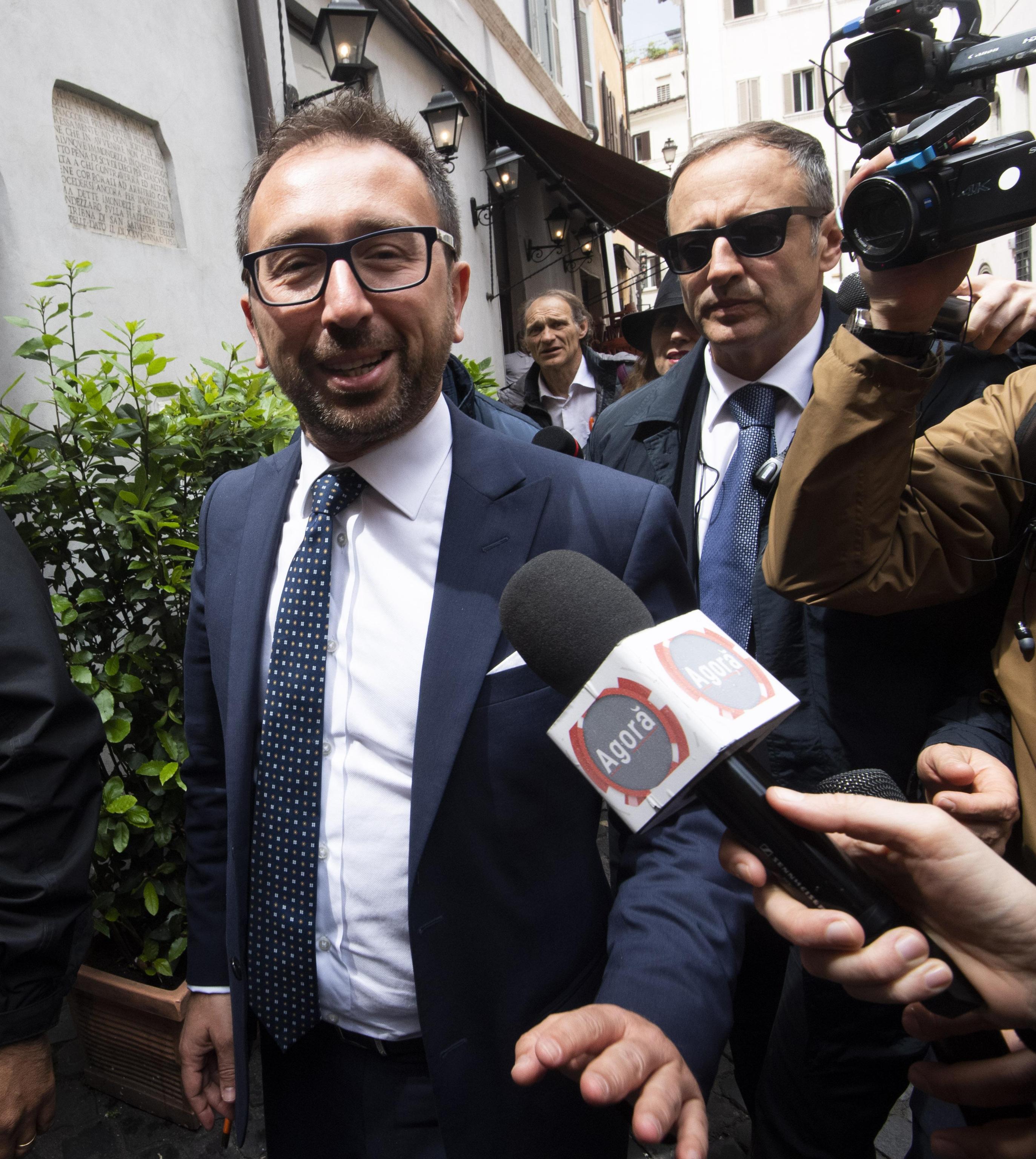 Bonafede: “No limiti a intercettazioni”, Insorge Forza Italia