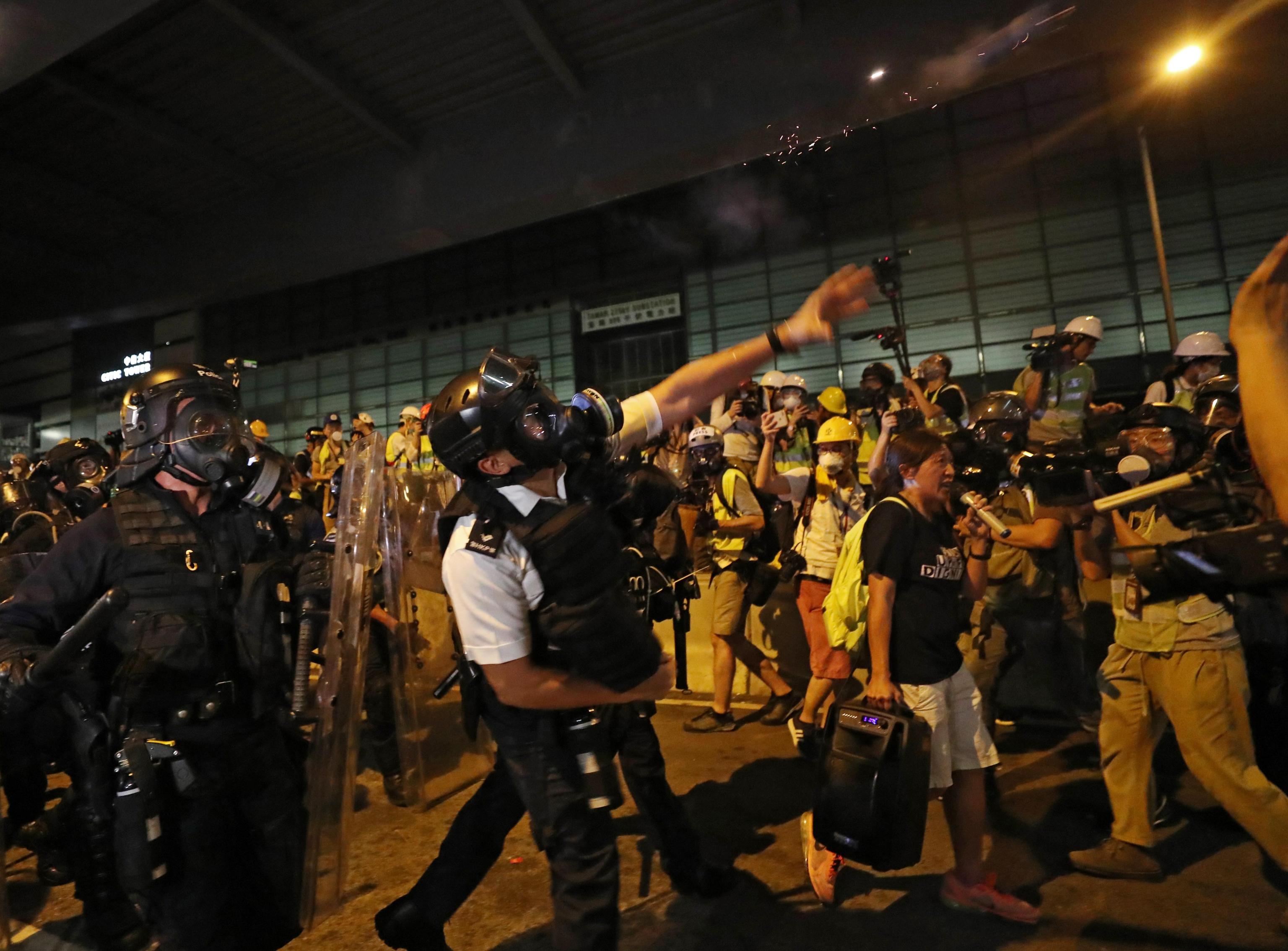 Hong Kong, per la Cina sono avvenuti “gravi atti illegali” 