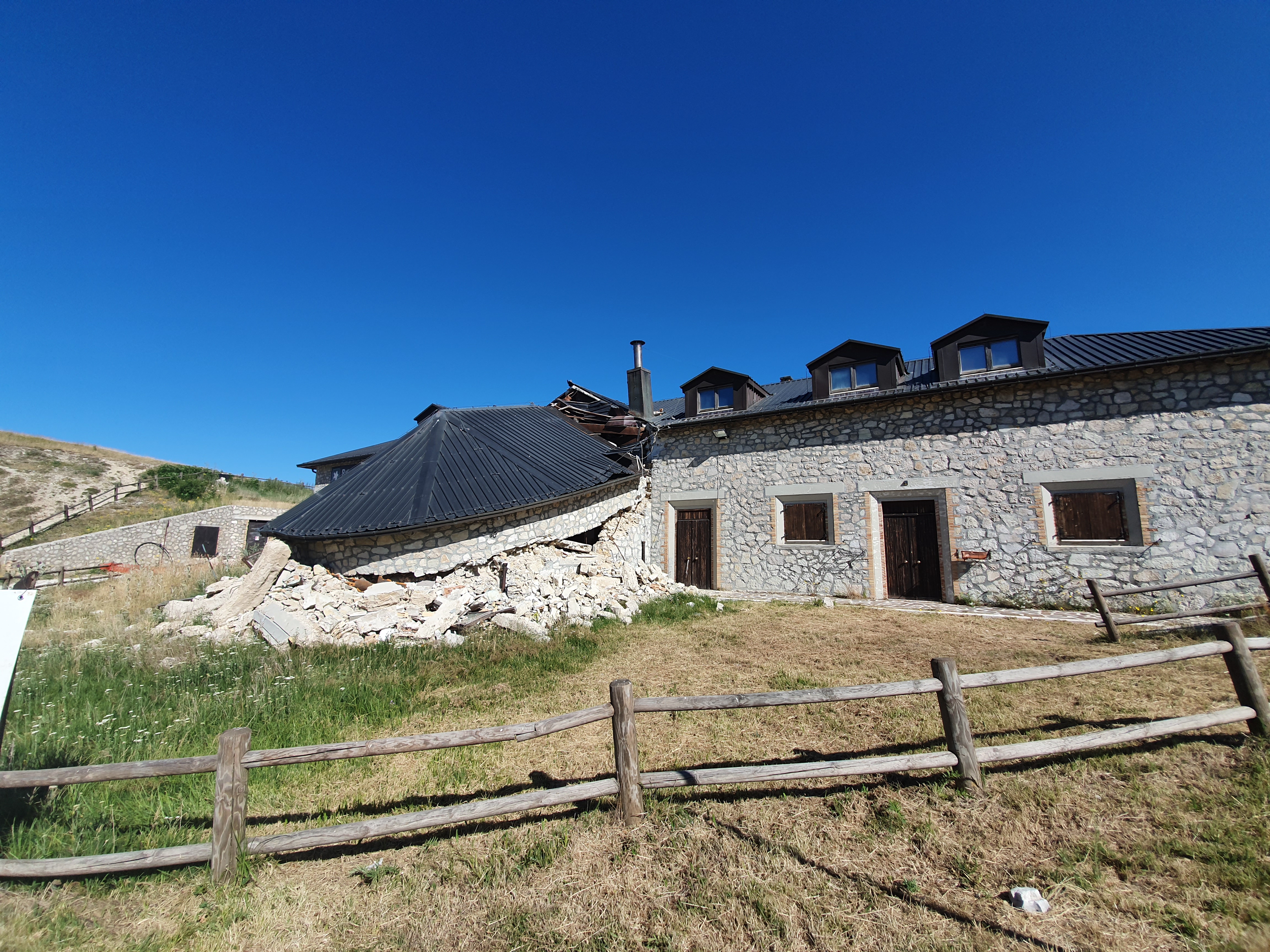 Viaggio nelle zone dimenticate del sisma del 2016