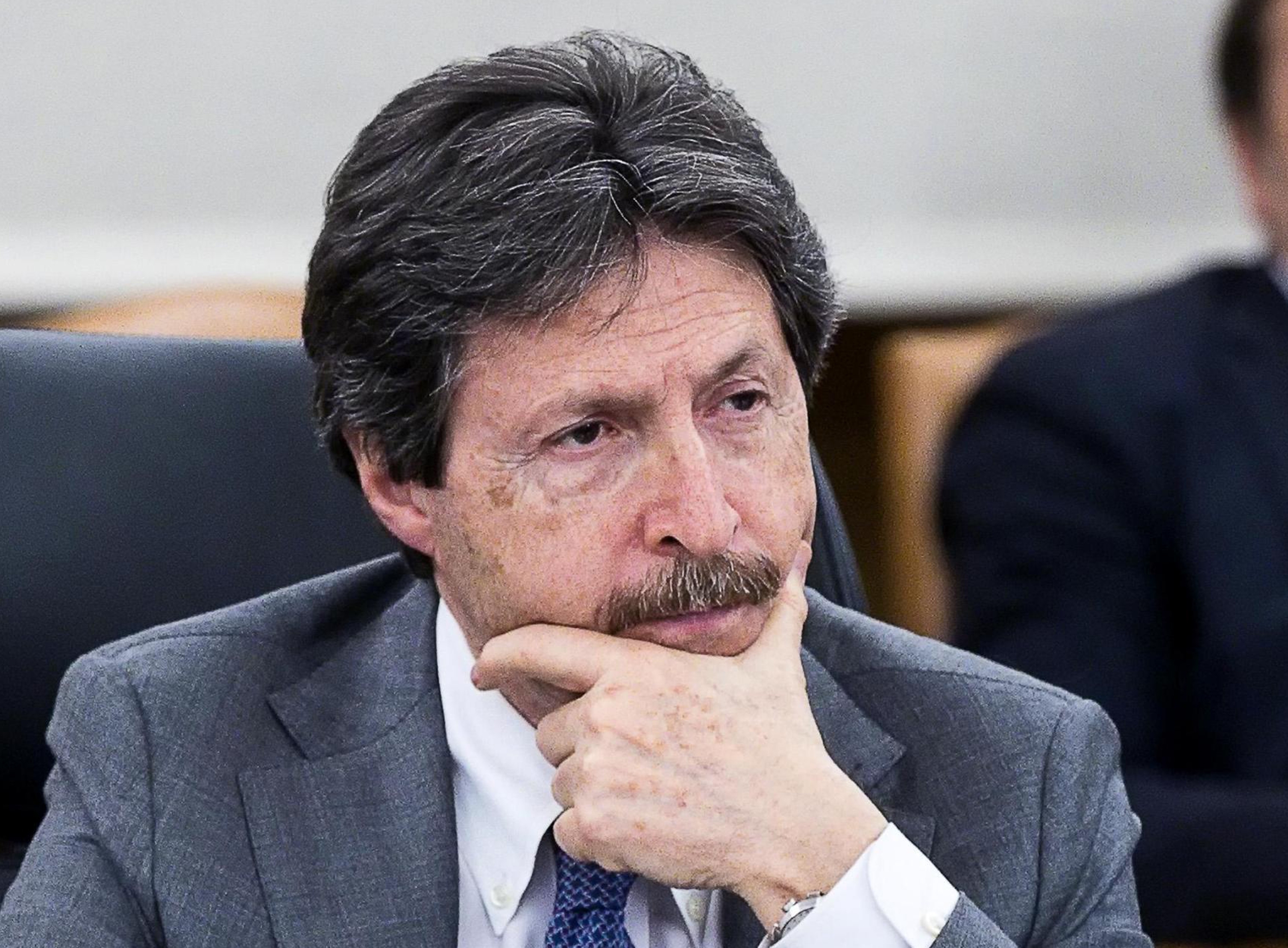 Fuzio, vado via, anzi no