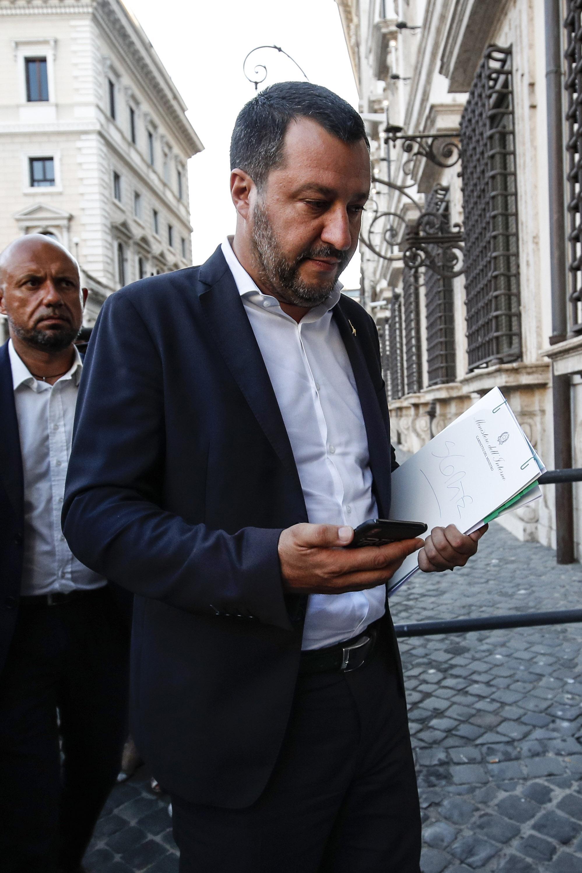 Salvini: “Il 15 luglio pronto il piano Flat tax”