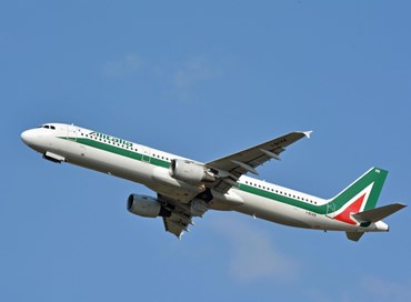 Alitalia, lunedì 15 luglio si dovrebbe chiudere il dossier