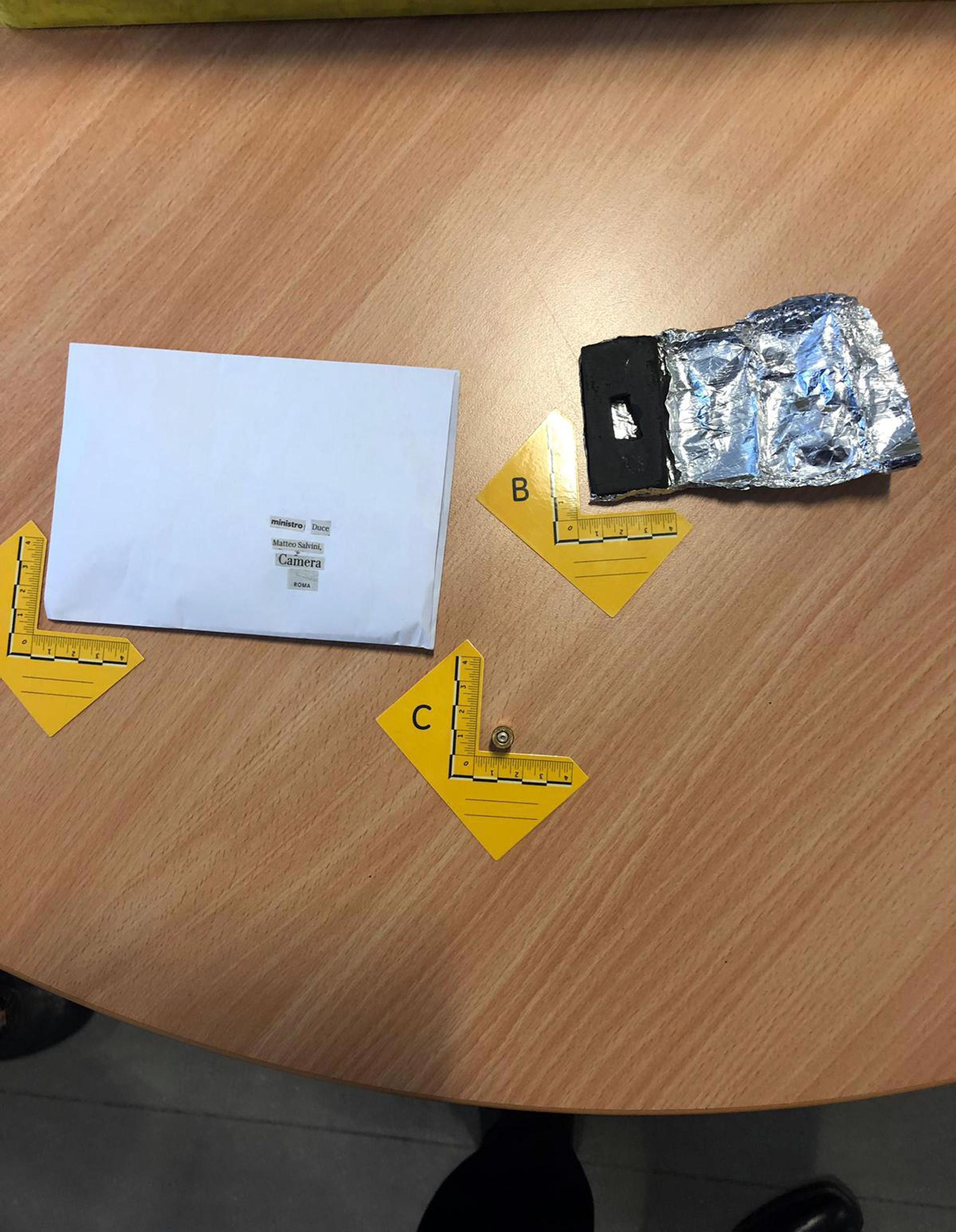 Busta con proiettile indirizzata a “duce Salvini”