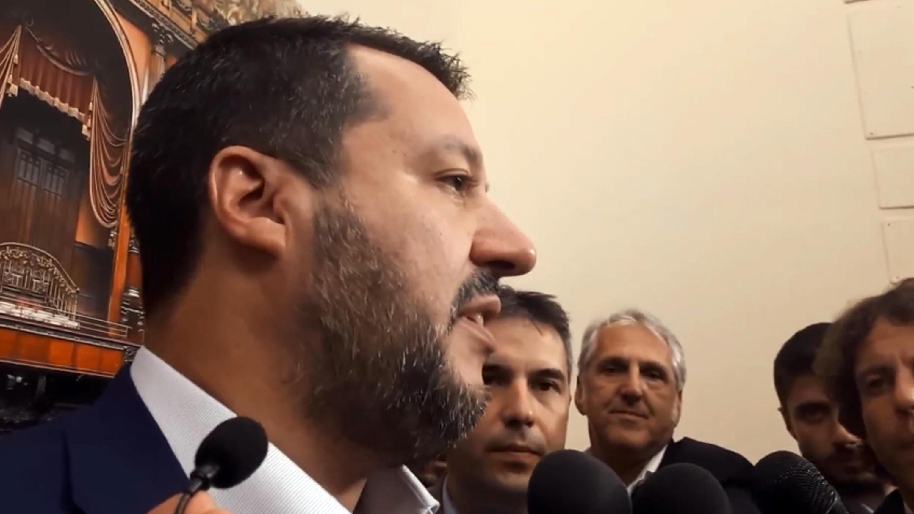 Sicurezza bis, Salvini lancia l'ultimatum ai grillini