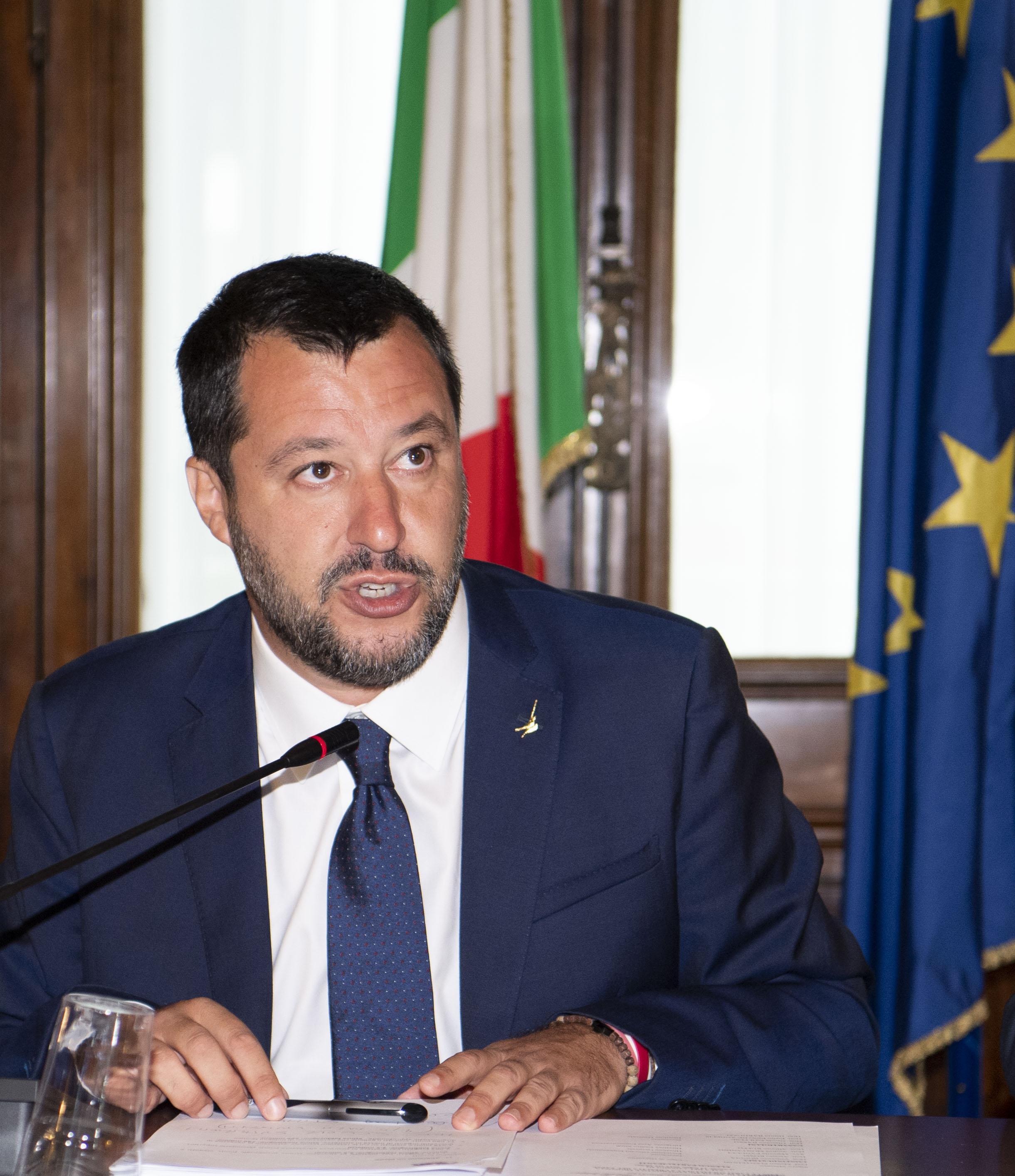 Presunti fondi russi alla Lega, Salvini: “Non devo spiegare niente”