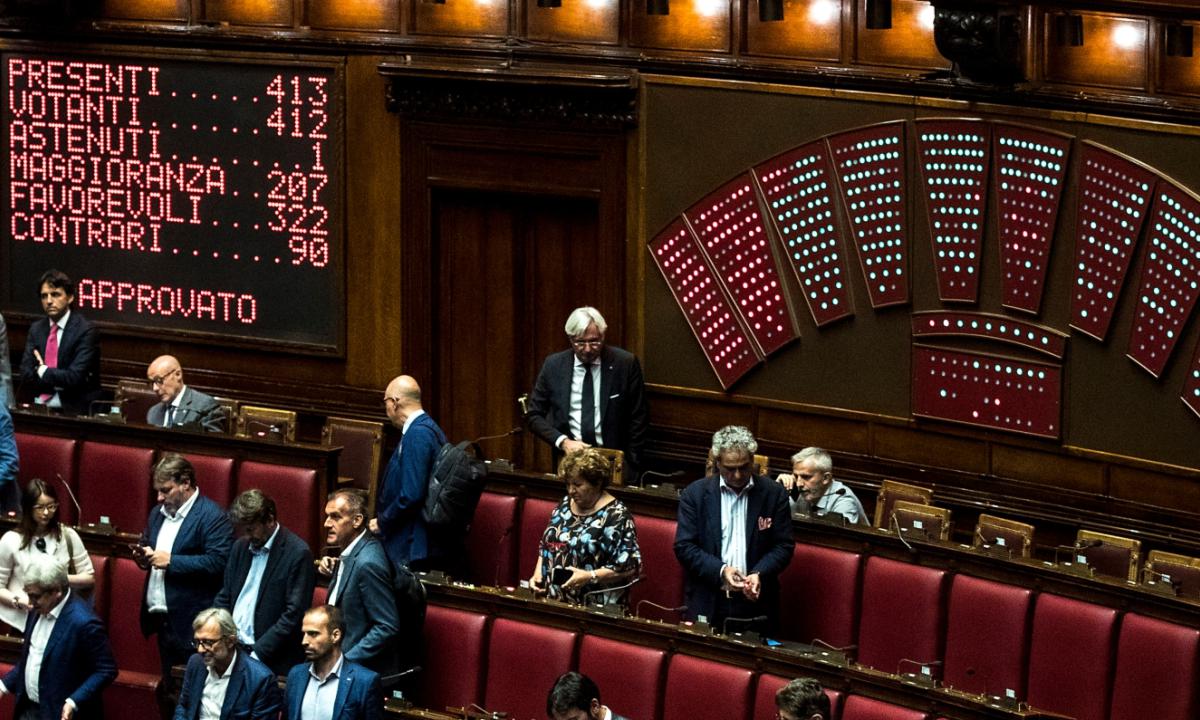Decreto Sicurezza bis, la Camera dice “sì” ma 17 pentastellati non votano