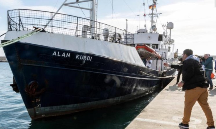 Migranti, Salvini nega l’ingresso alla Alan Kurdi