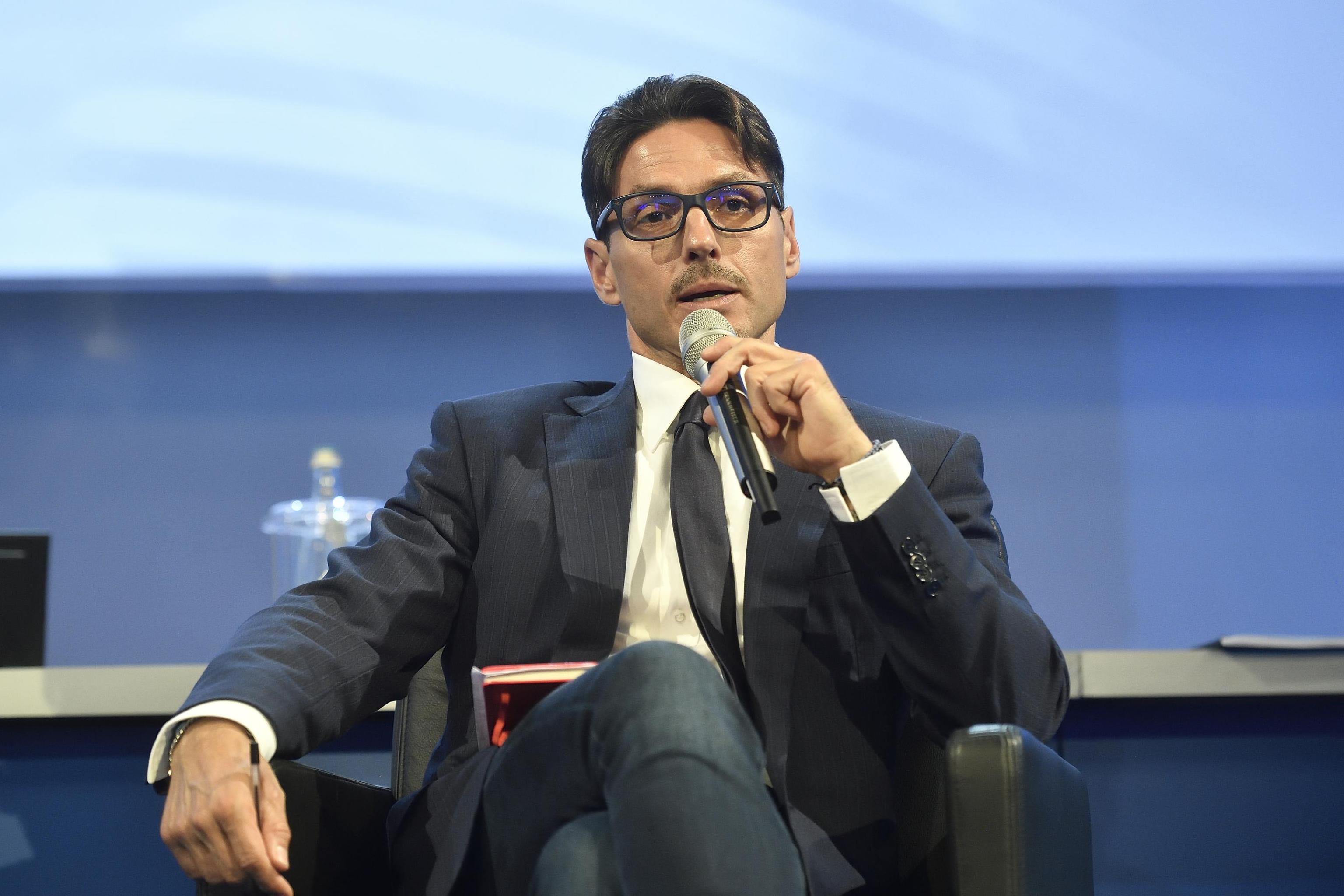 Mediaset, Berlusconi jr sfida i giganti del web 