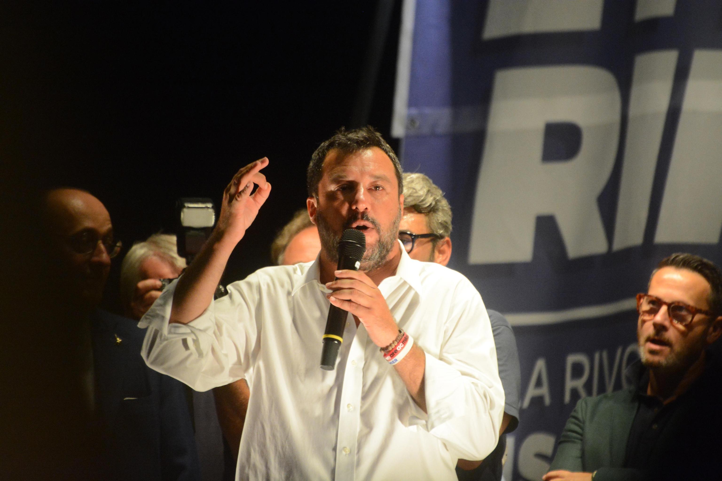 Matteo Salvini stacca la spina al governo gialloverde