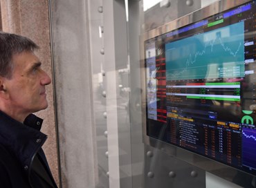 Gli effetti della crisi di governo: spread oltre 230 punti