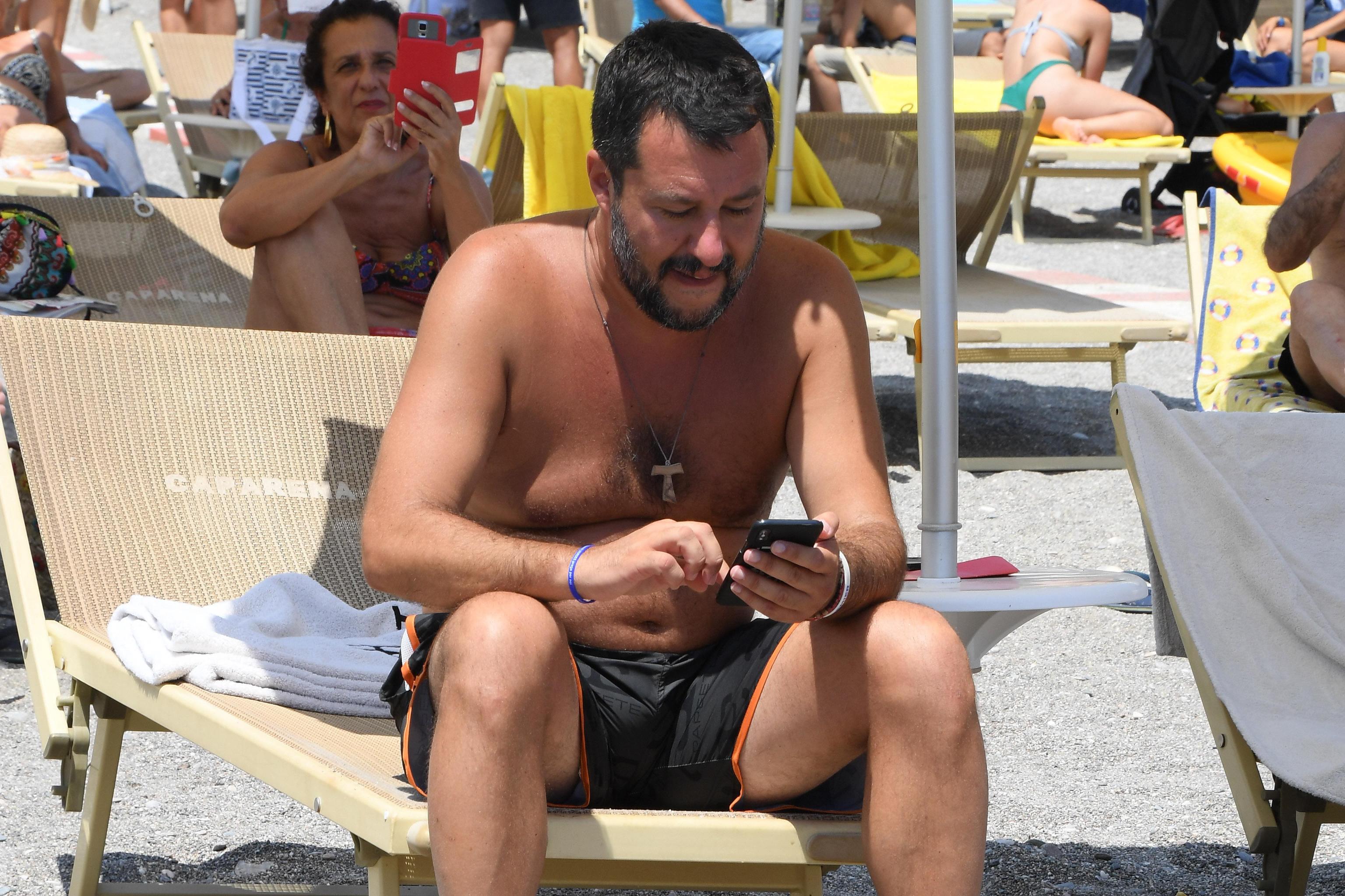 Le vacanze intelligenti di Salvini