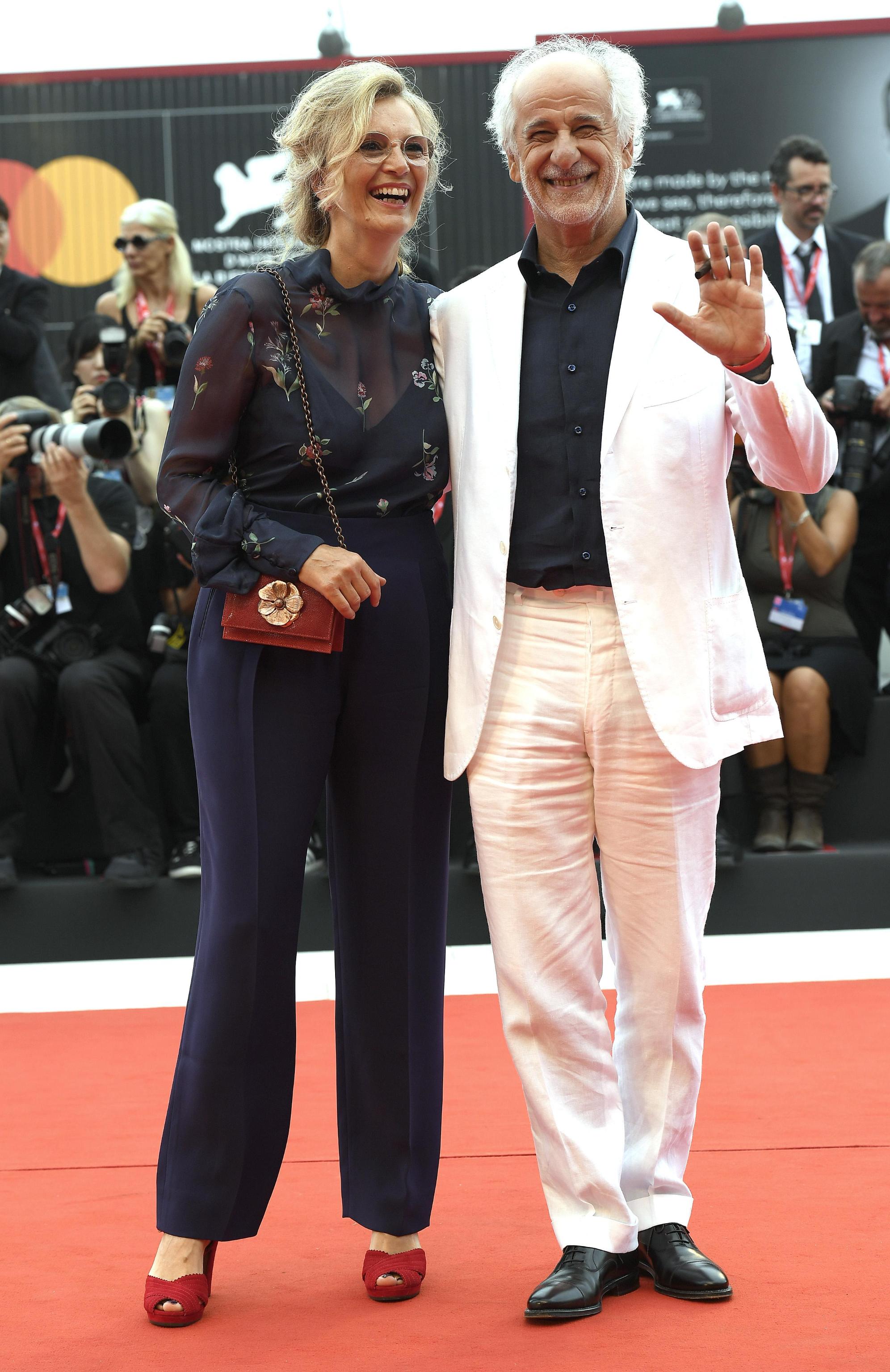 Venezia 76, delirio per i divi e applausi per Servillo