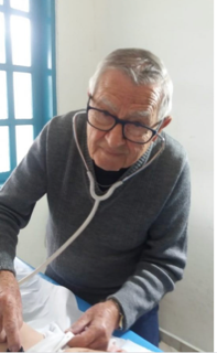 Curare i bambini gratis a novant’anni, la lezione del dottor Fontoura