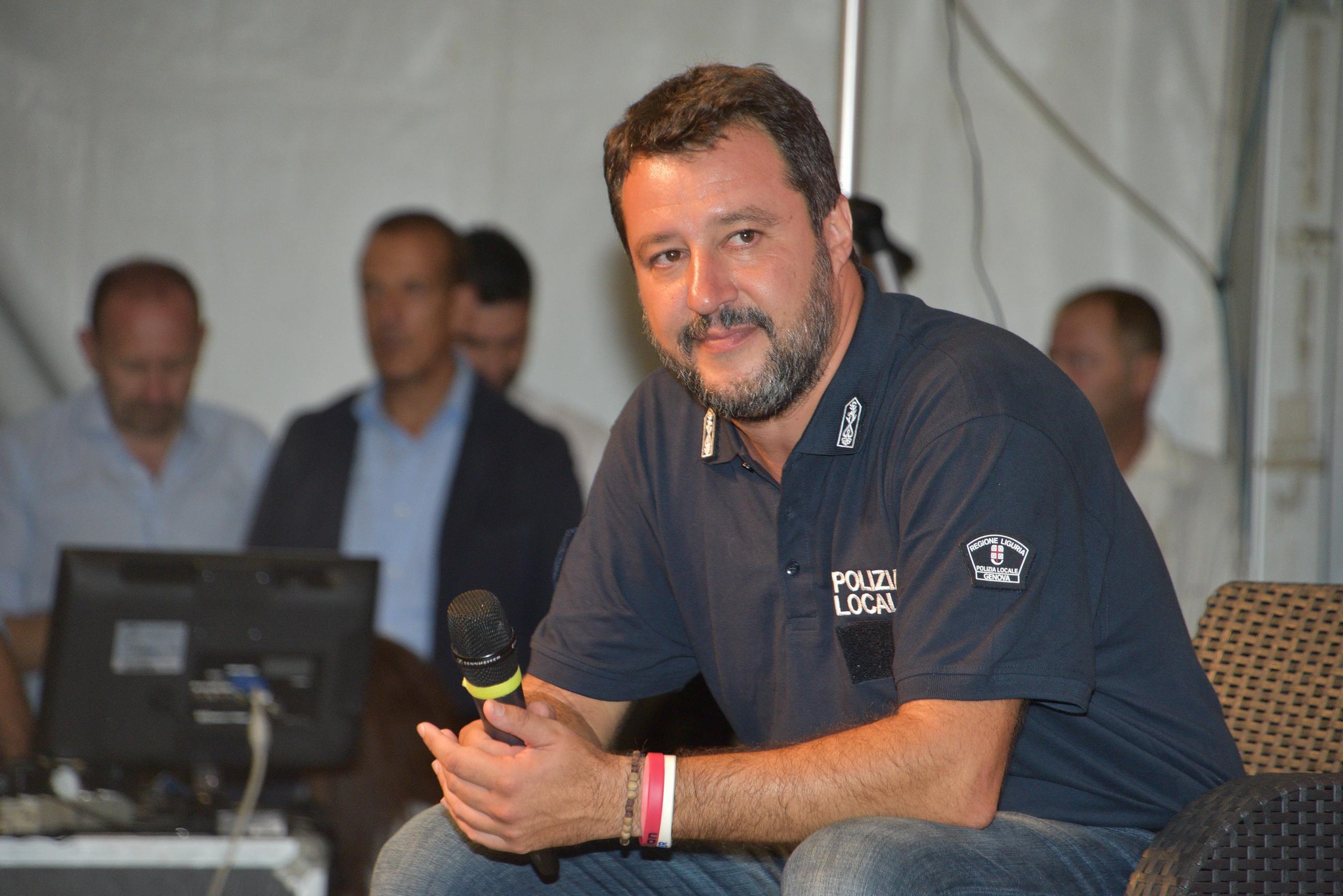 Governo giallo-fucsia, Tafazzi sta a destra