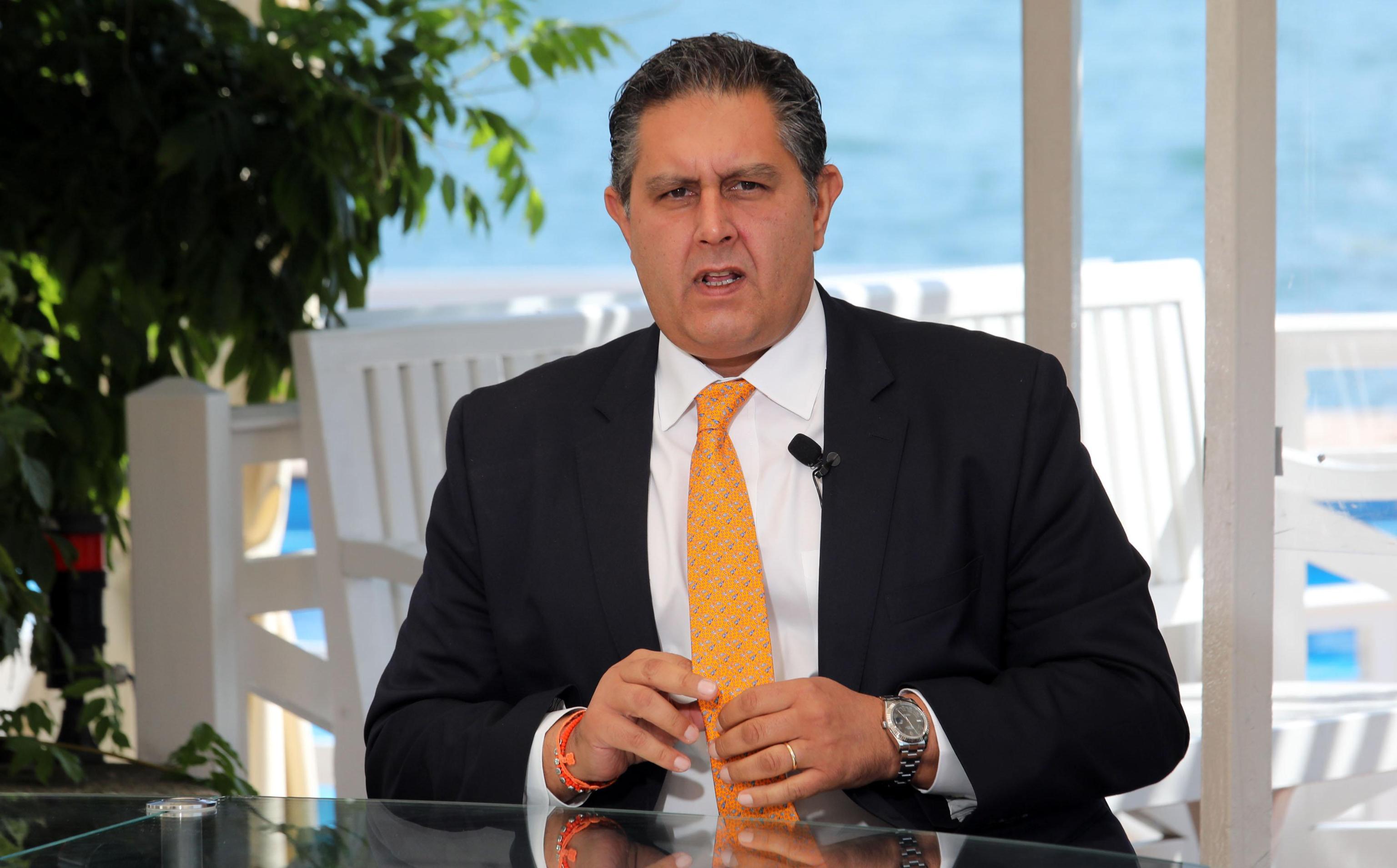 Sondaggi: buon “debutto” di Toti, FI al minimo storico