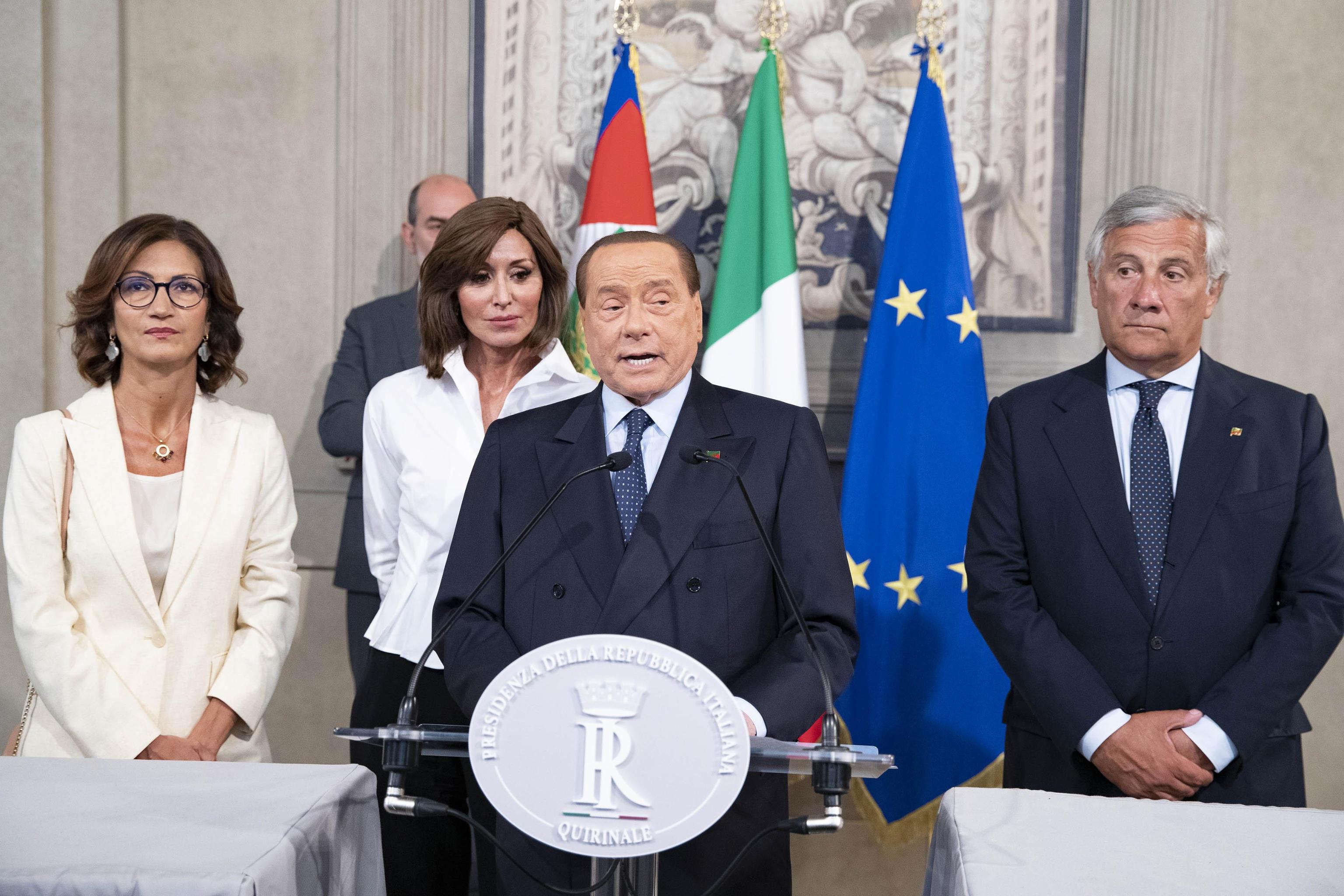 Dopo la “fuga” di Renzi trema anche Berlusconi