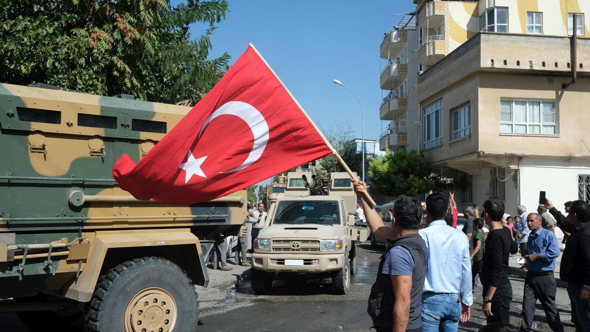 Siria, s’intensifica l’offensiva turca ma Trump vuole “mediare”