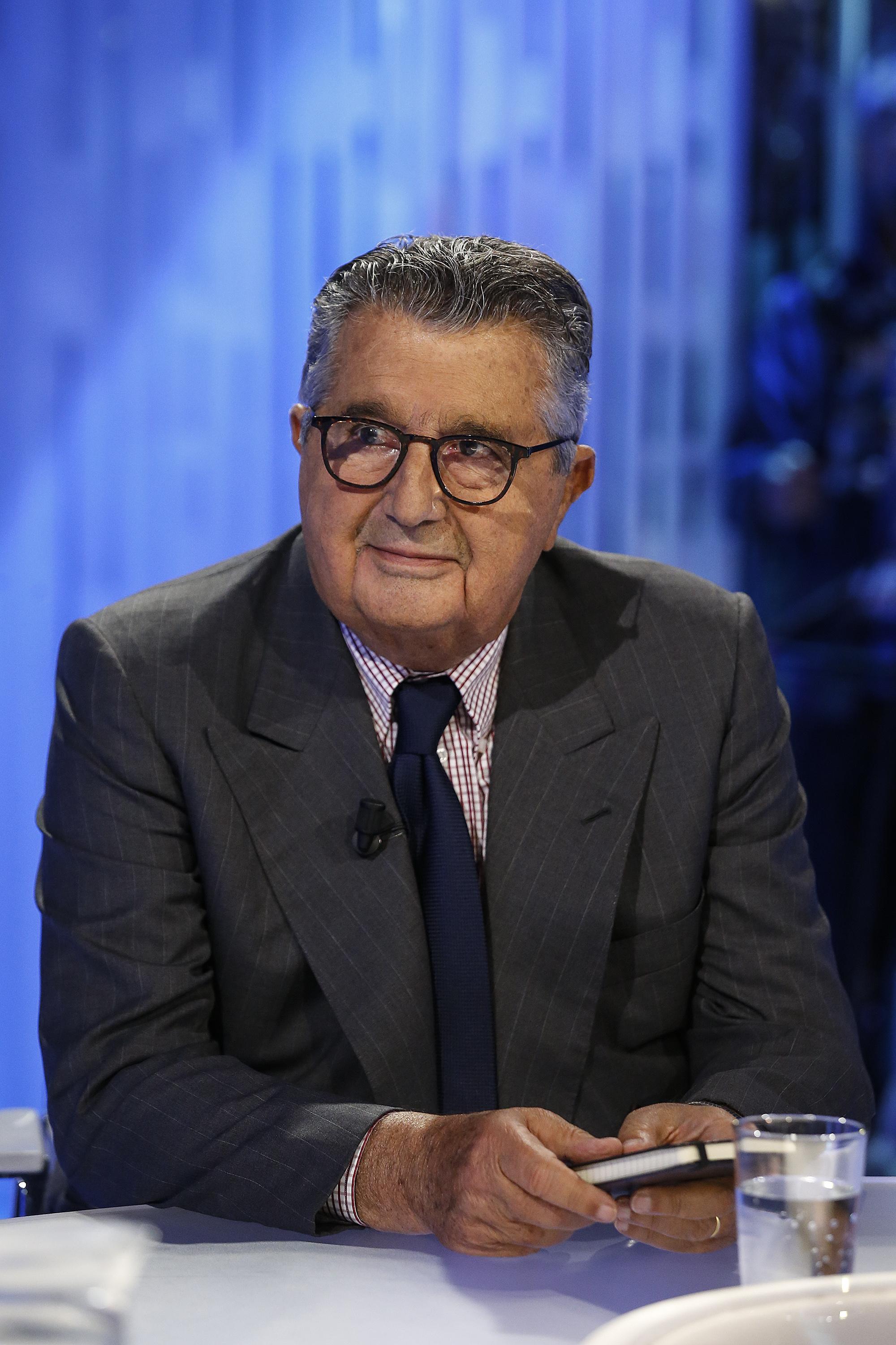 Casa De Benedetti: peggio della guerra dei Roses