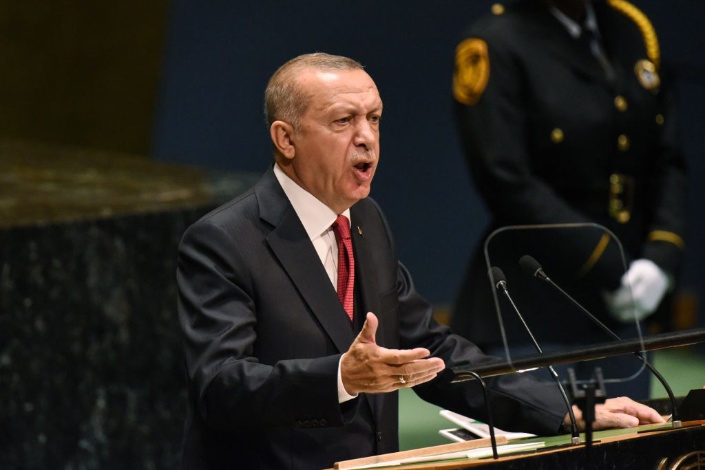 La Turchia inonda l’Europa di migranti: la Grecia il crocevia