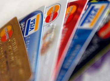 Negozianti in trincea tra manovra e “cash only”