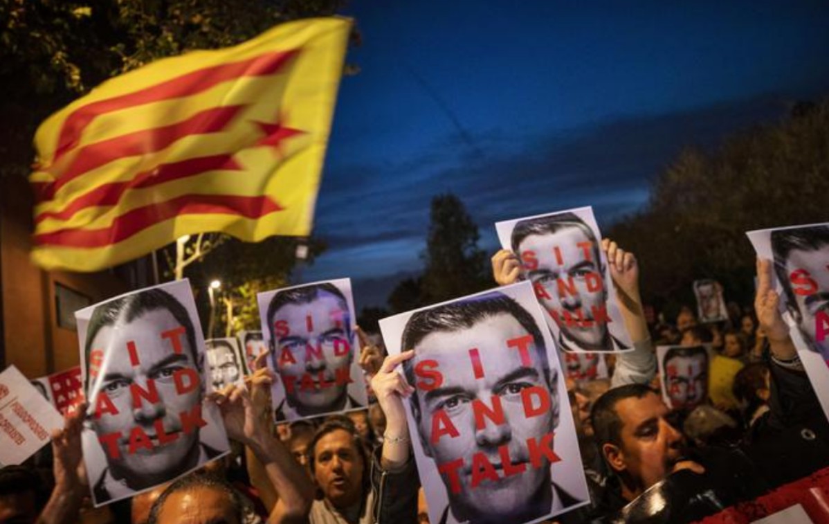 Proteste in Catalogna: Sanchez contestato