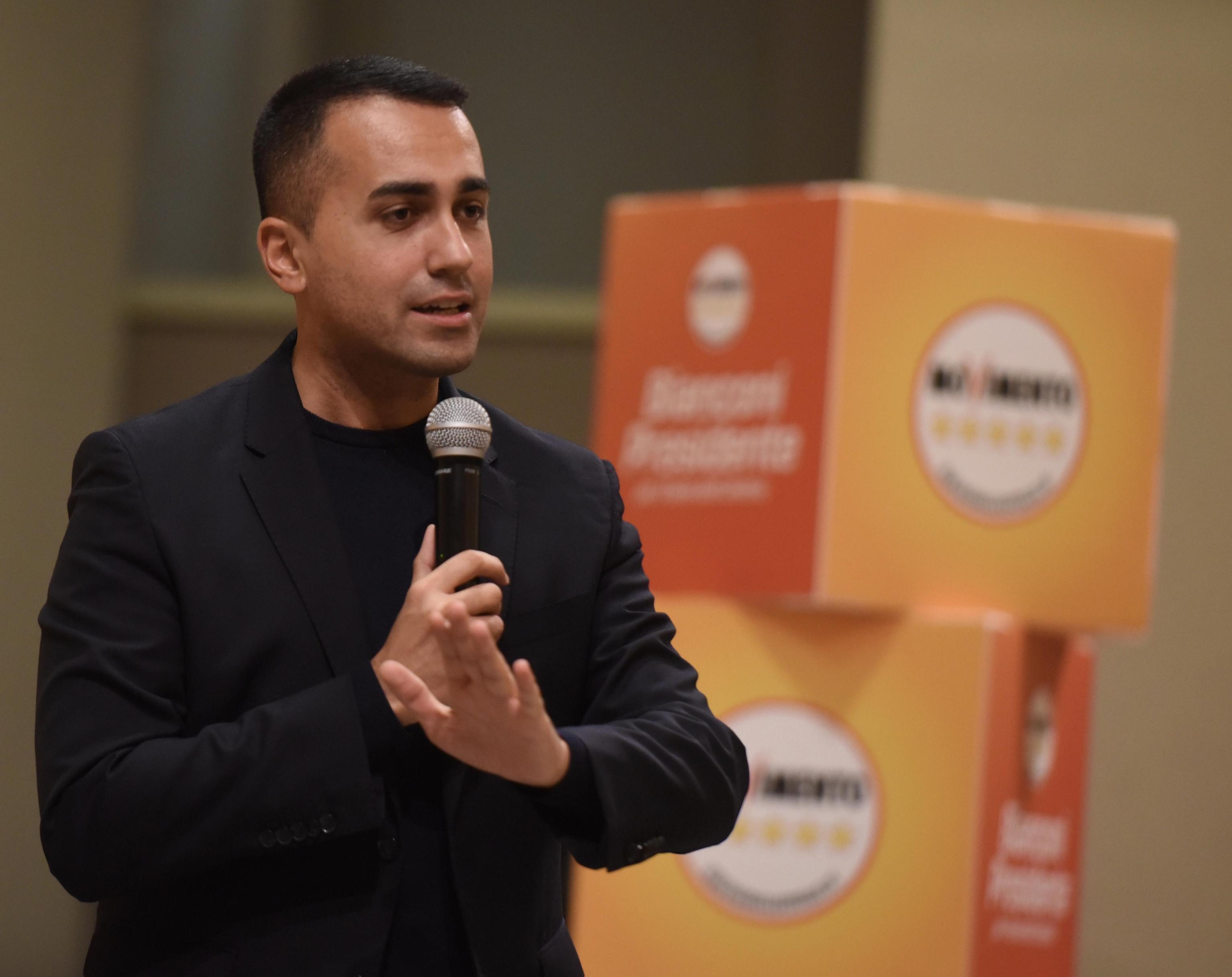 Il paradosso degli sfasciacarrozze grillini