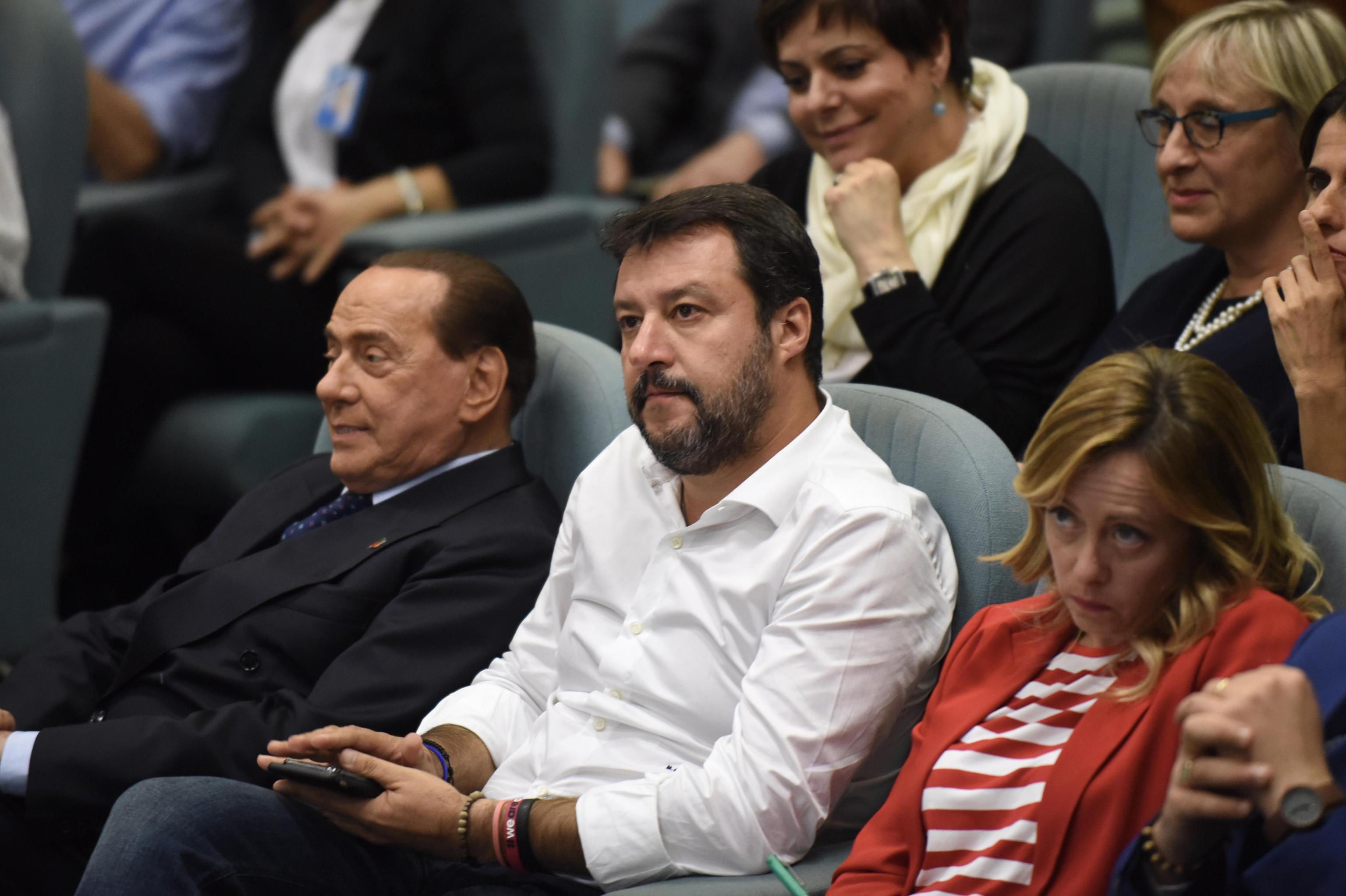 Sondaggi: a destra Forza Italia non avanza