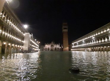 Un Governo sommerso dall’acqua alta