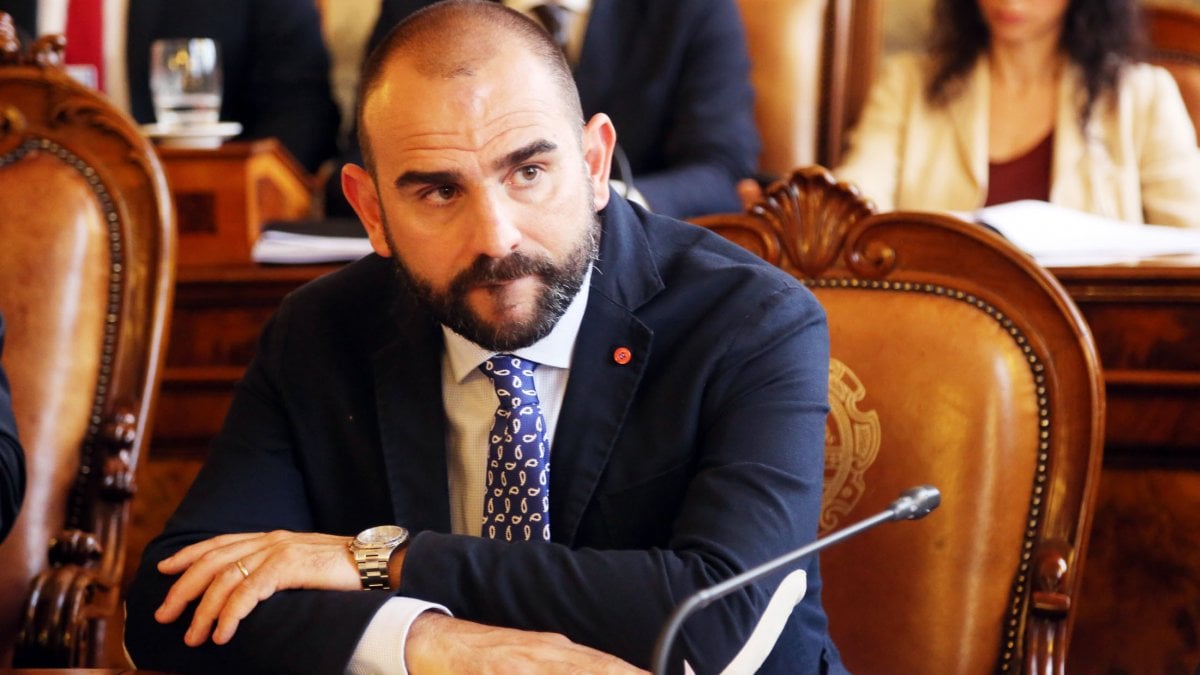 Il deputato che non conosce la storia