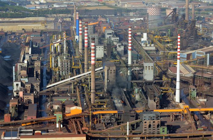 ArcelorMittal: perquisizioni e sequestri a Taranto e Milano