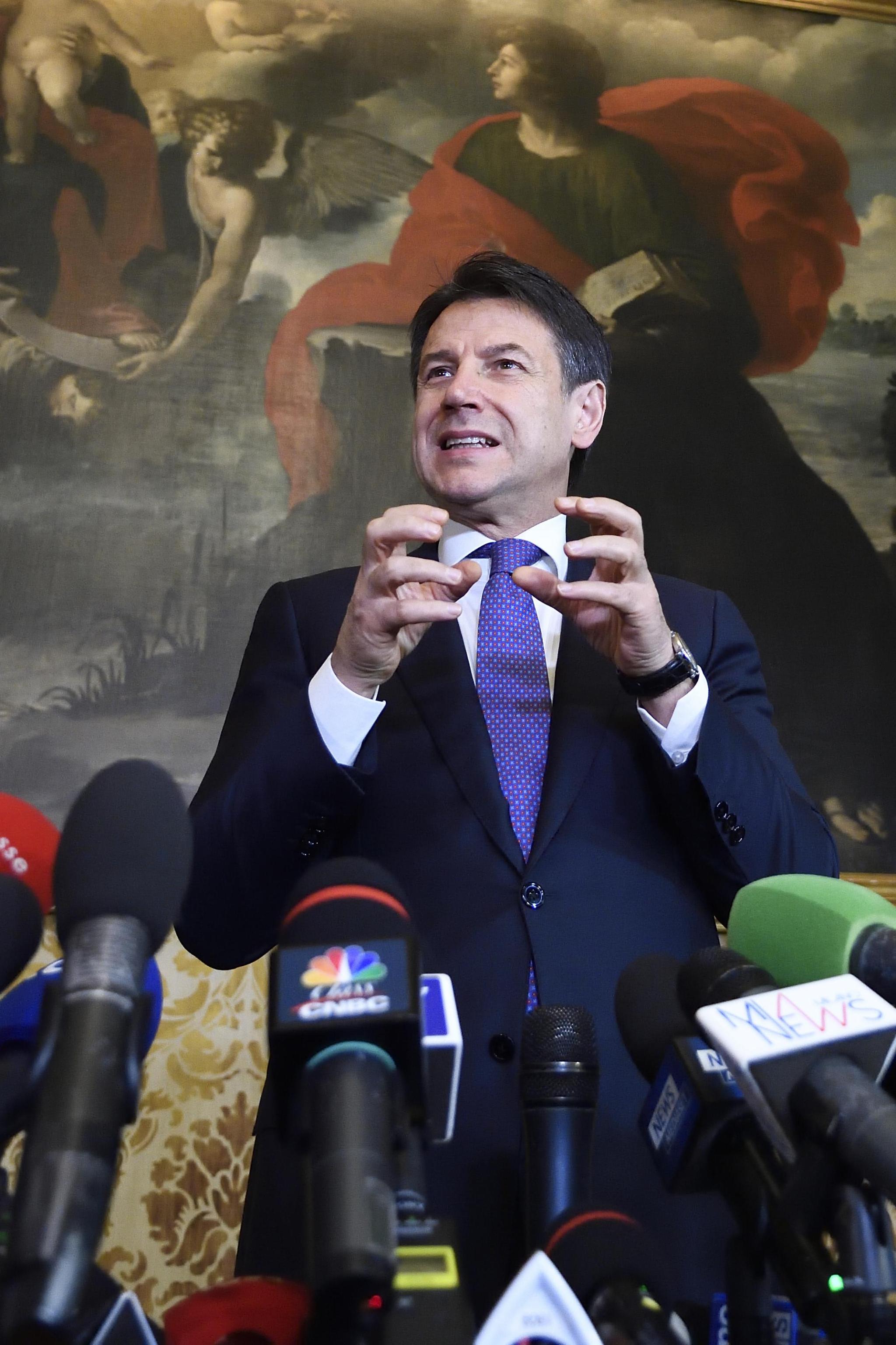 Lettera aperta a Conte: il Mes è incostituzionale quanto la povertà irreversibile