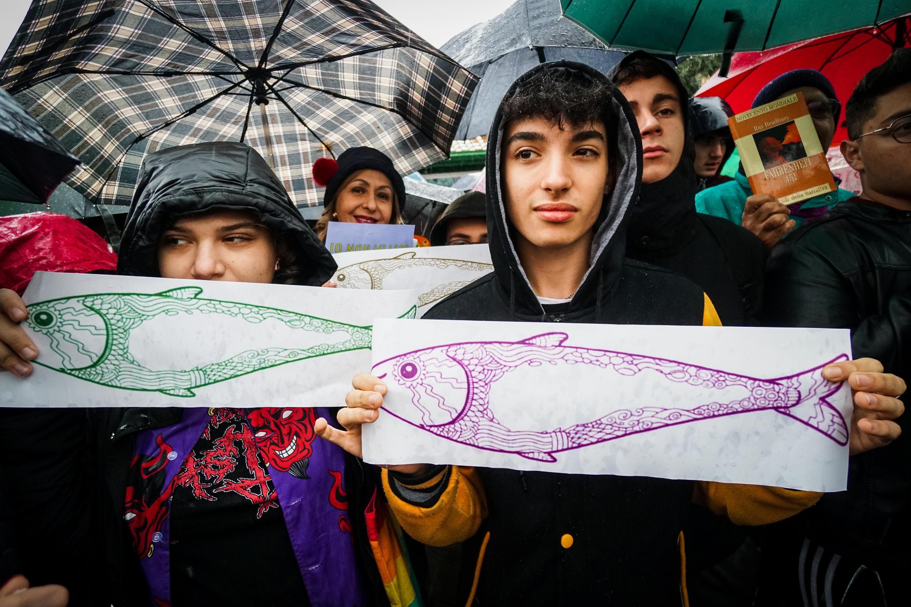 Sardine in salsa Internet