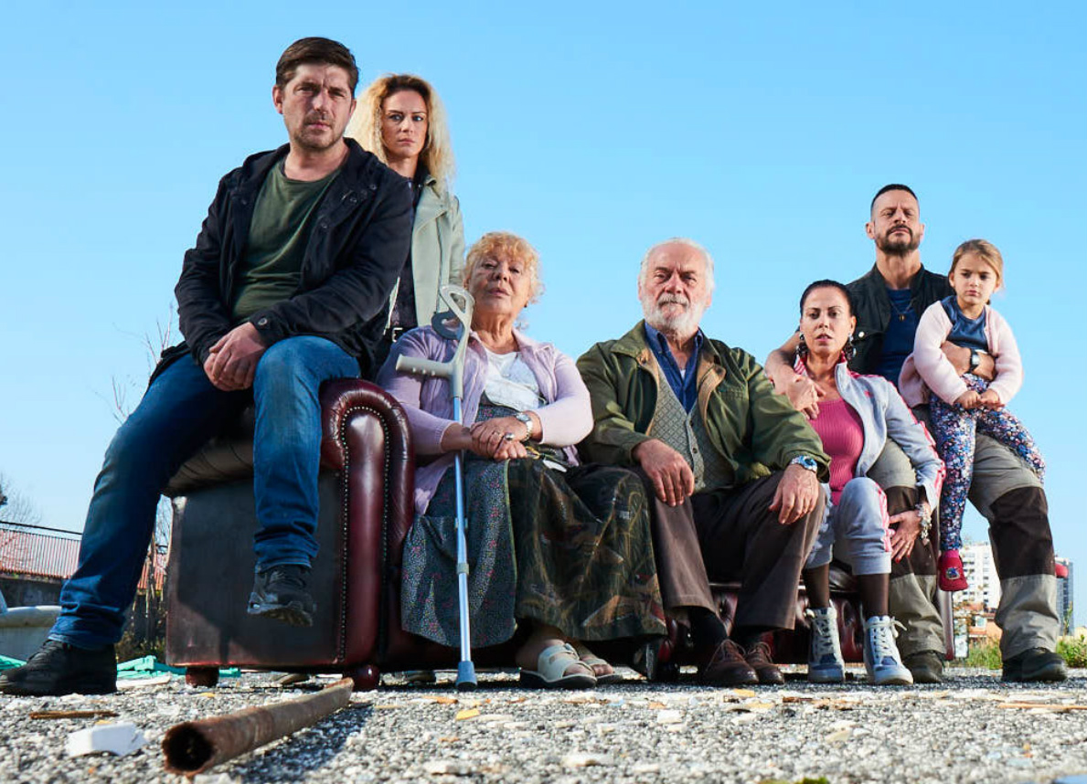 “A Tor Bella Monaca non piove mai”, l’ottimo esordio alla regia di Marco Bocci