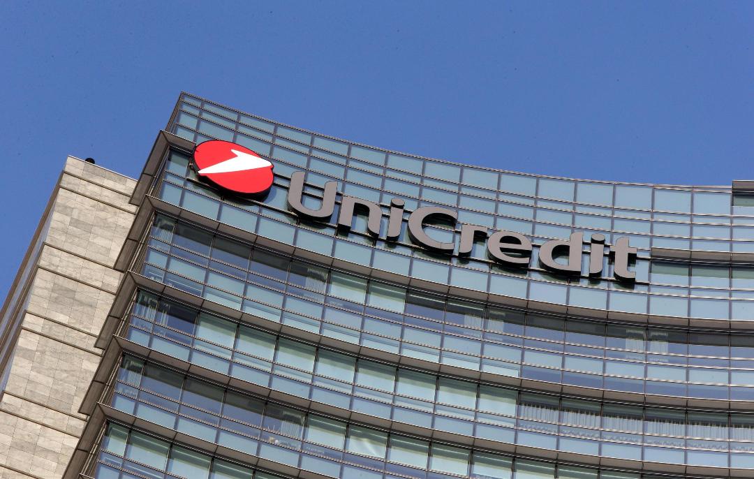 Unicredit, “taglia” 8mila dipendenti e 500 filiali