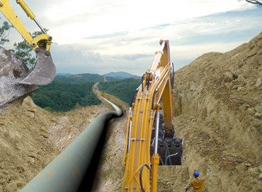 L’Adriatico del dopo sisma tra strade inutili e rifiuti