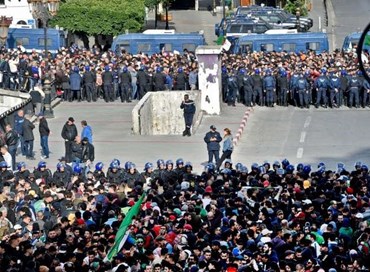 Algeria, vince Abdelmadjid Tebboune, il “vecchio che avanza”