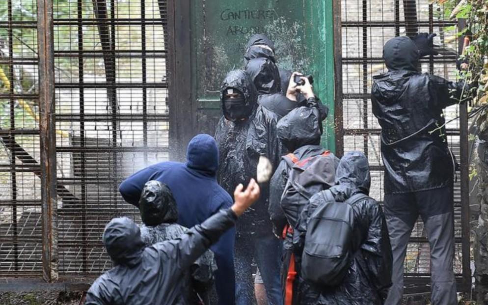 Blitz contro leader del centro sociale Askatasuna