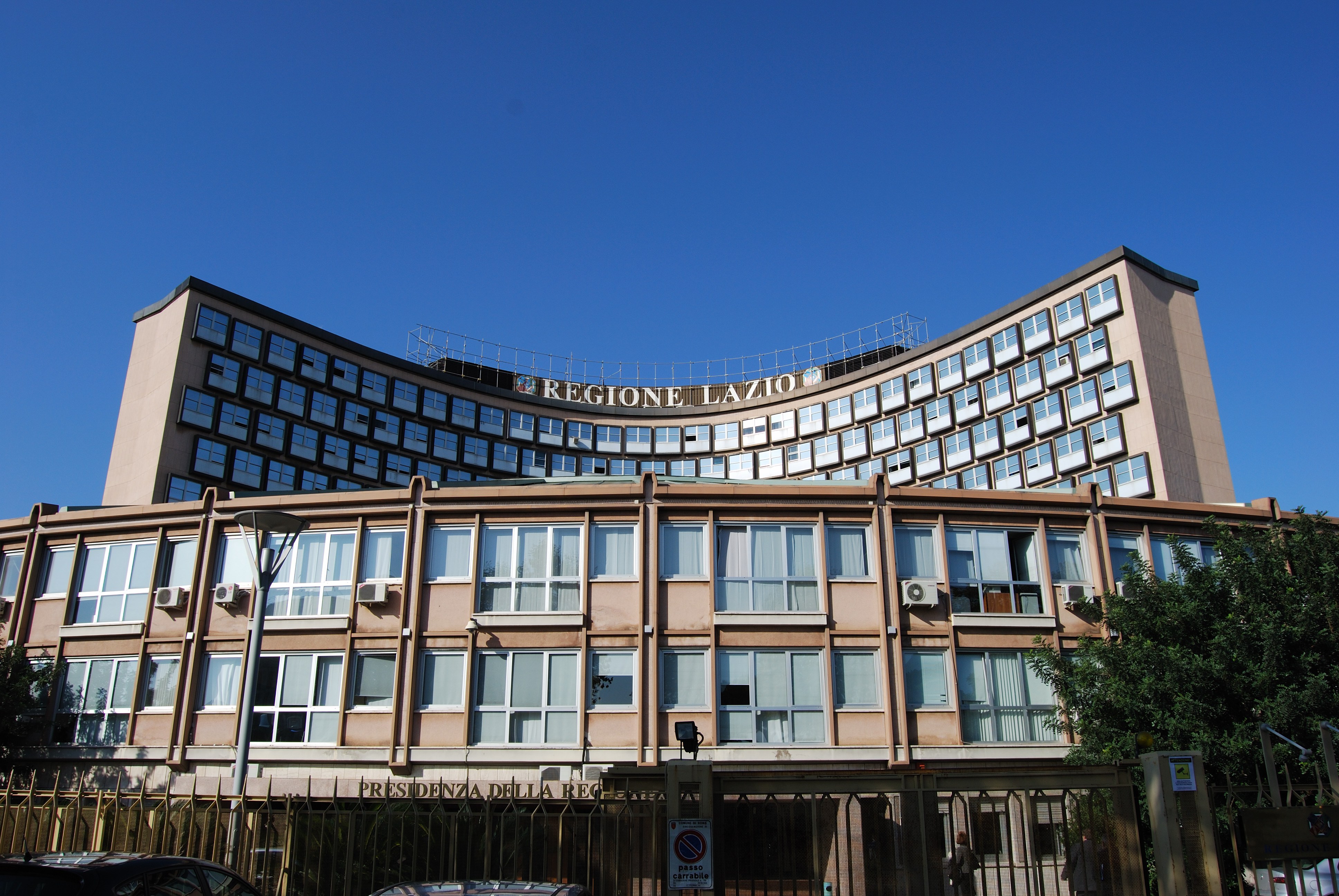 Le Regioni sono state un affare? Bilancio istituzionale del cinquantenario