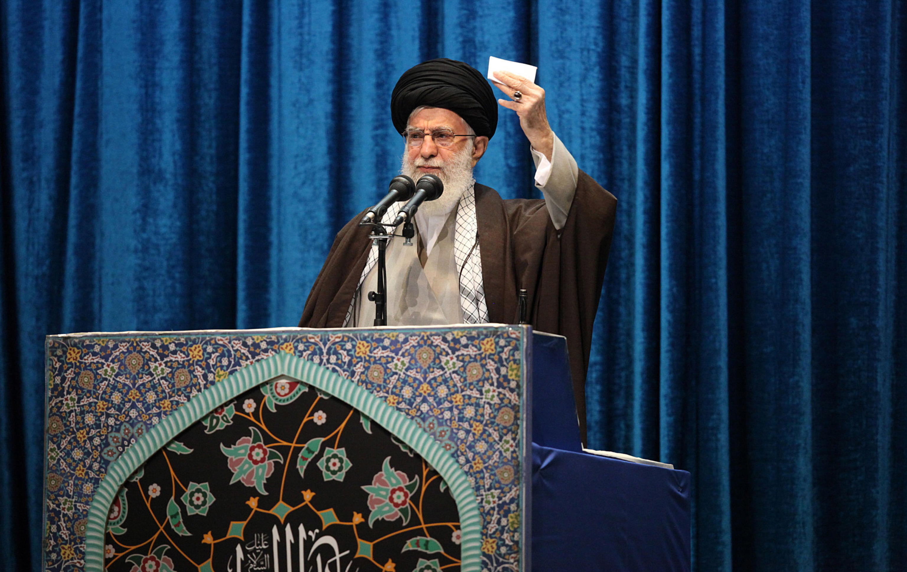 Iran, Khamenei attacca Trump: “Attacco a Usa dalle mani di Allah”