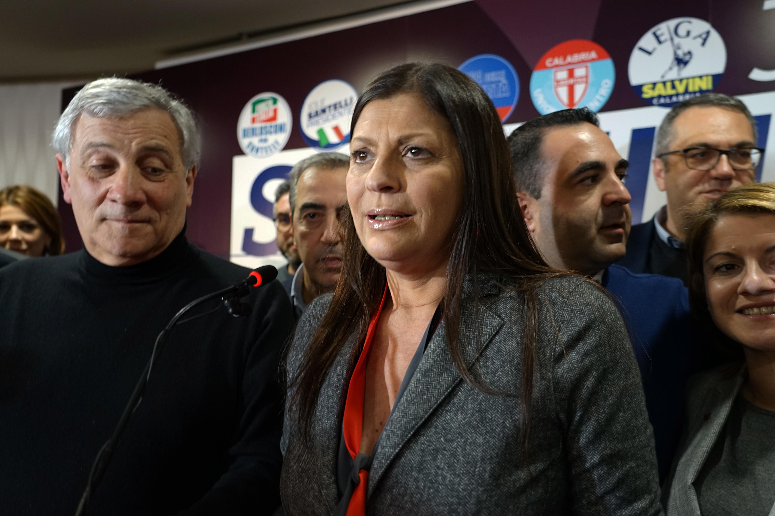 Forza Italia: niente liscio, solo tarantella