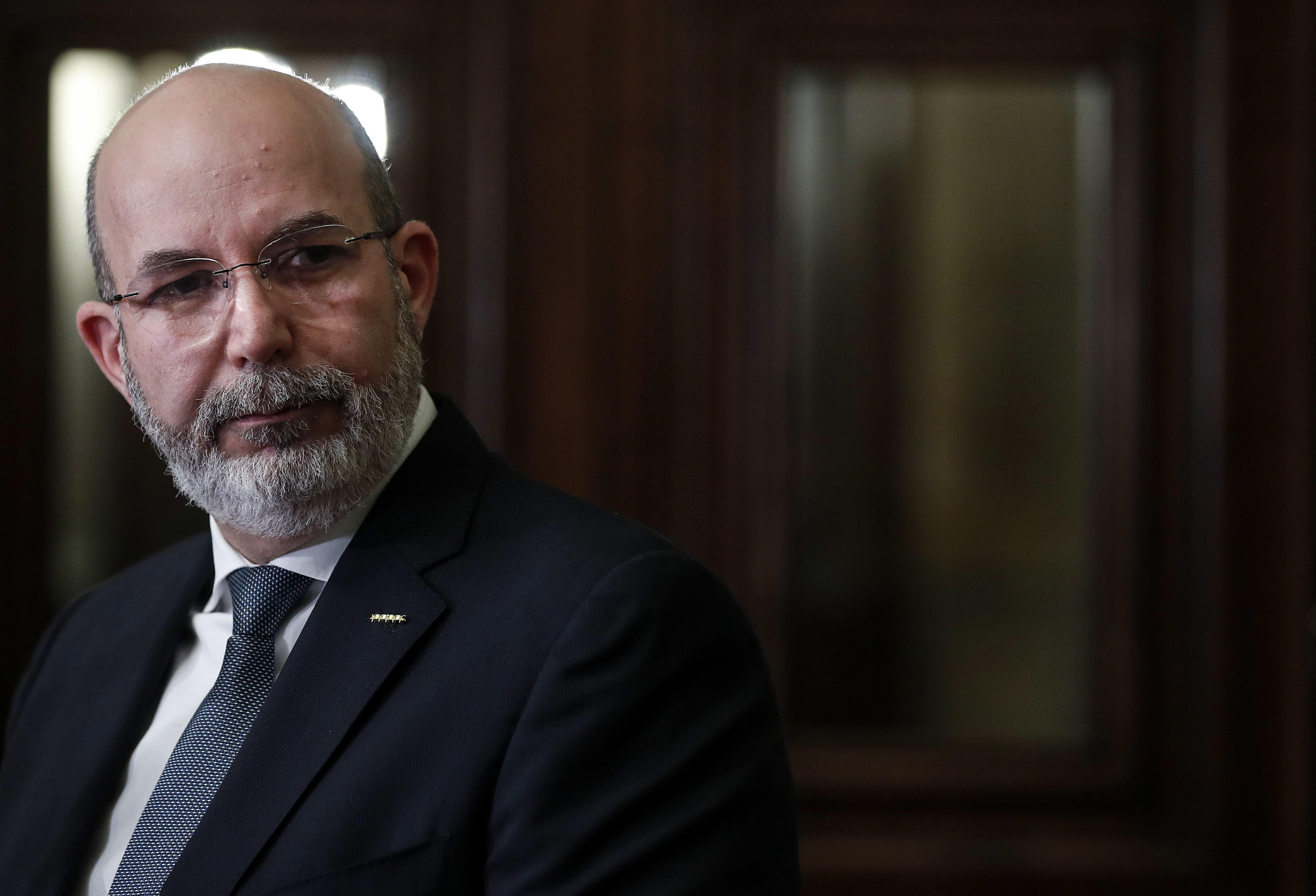 M5s, Crimi: “Il Movimento esiste se va da solo, no destra o sinistra”