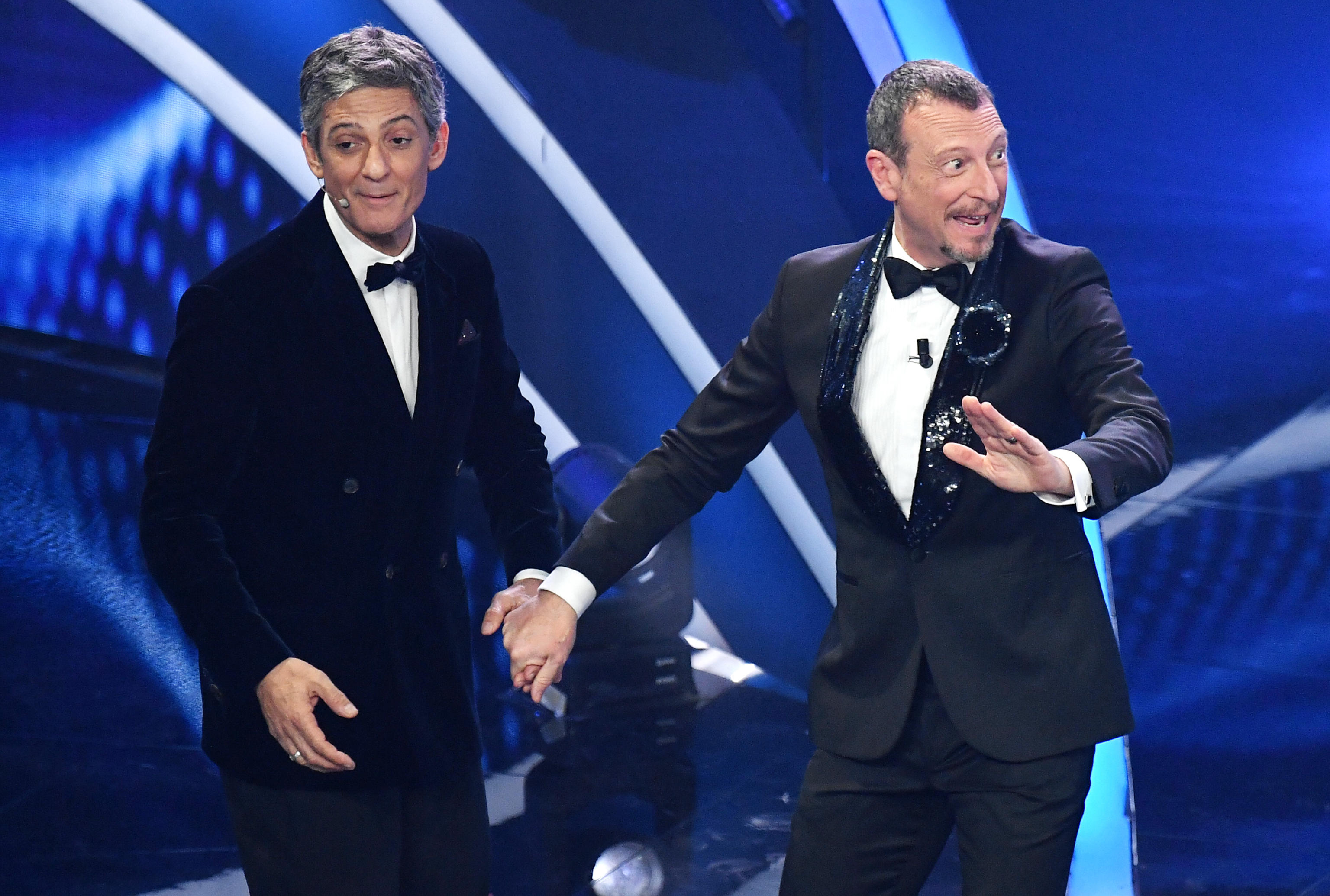 Chi si oppone è ignorante”, parte l’hashtag della sinistra agli sgoccioli