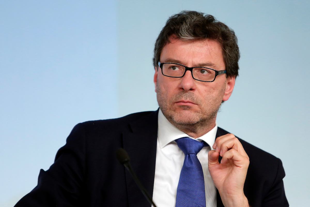 Lega, Giorgetti: “Noi affidabili, non usciamo da euro e Ue”