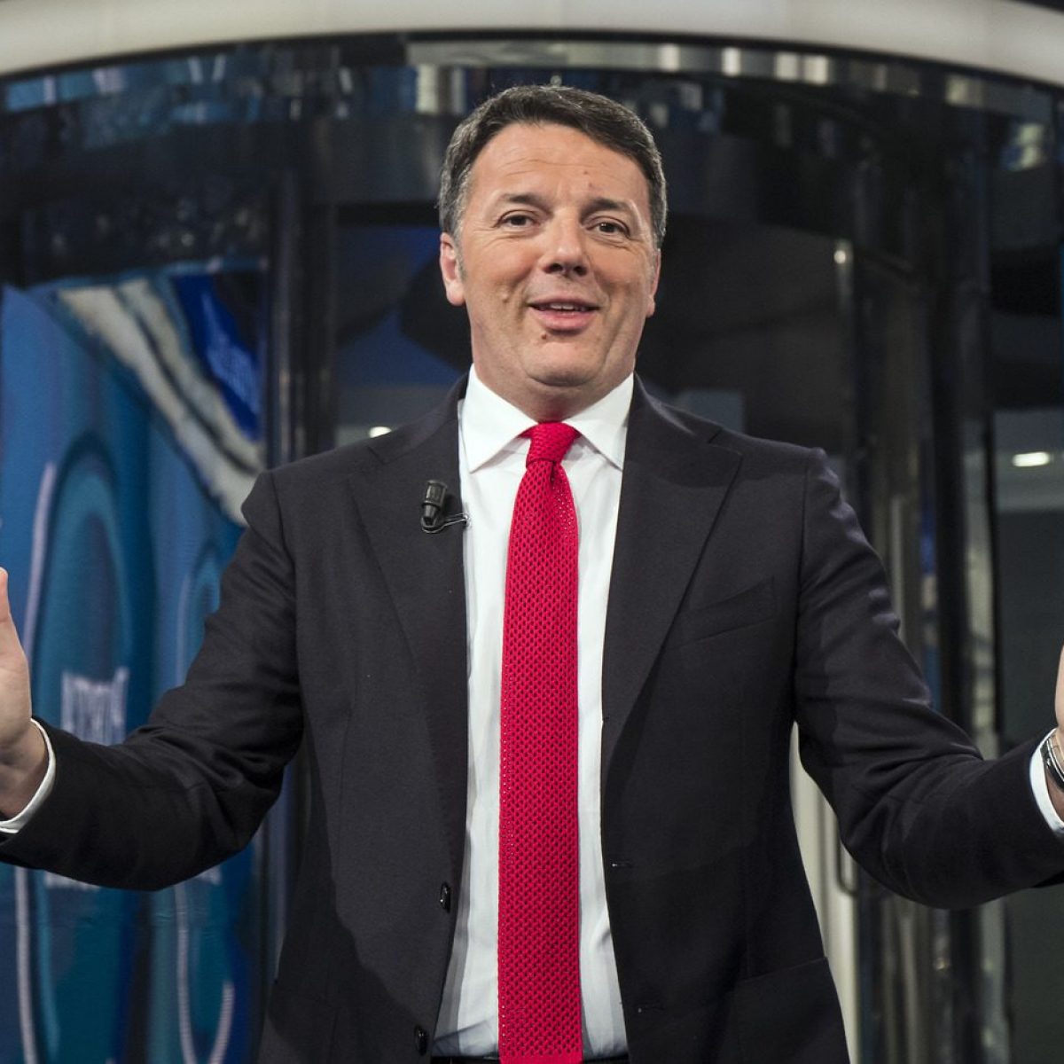 Insopportabile e ridicolo can can